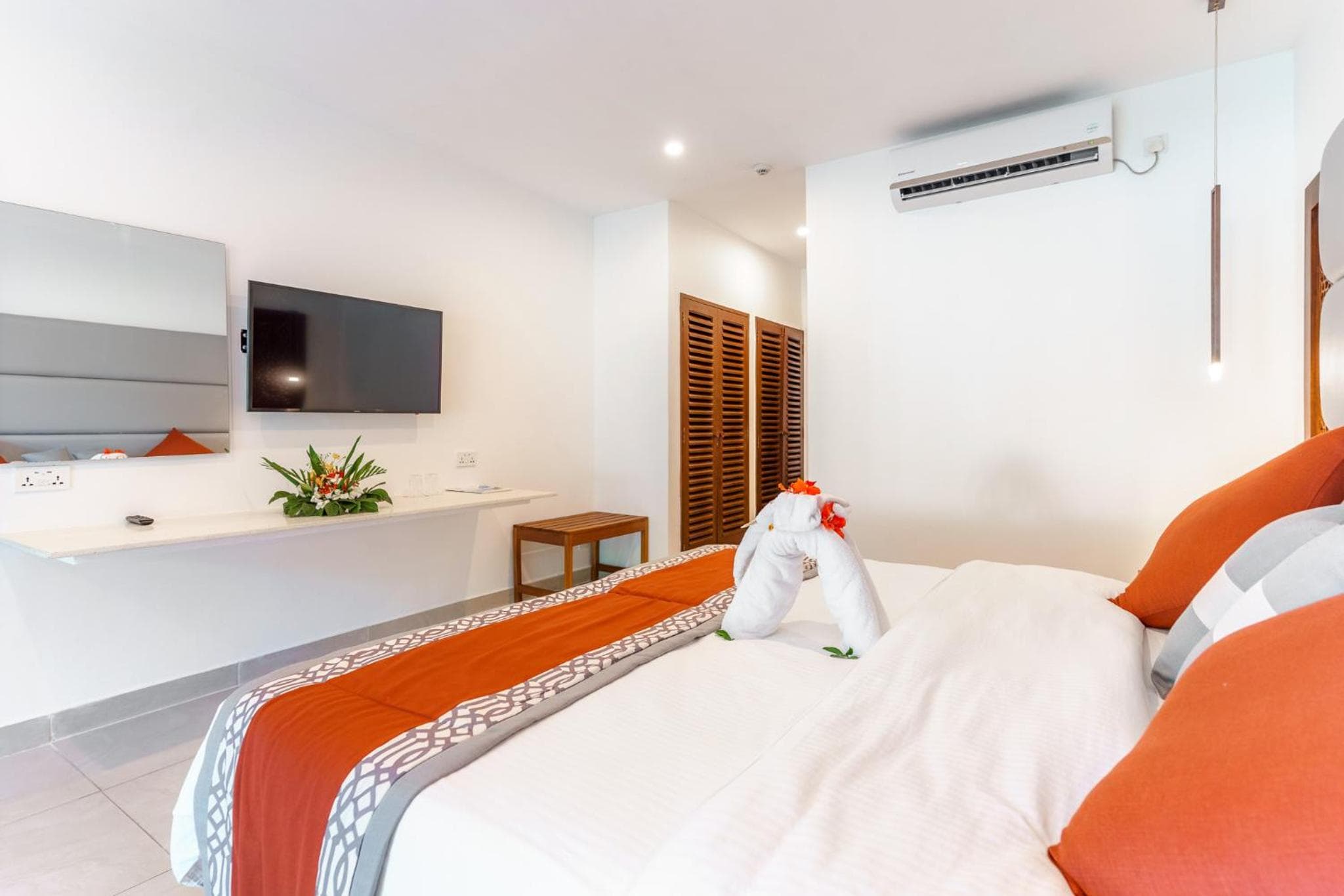 Southern Palms Beach Resort
