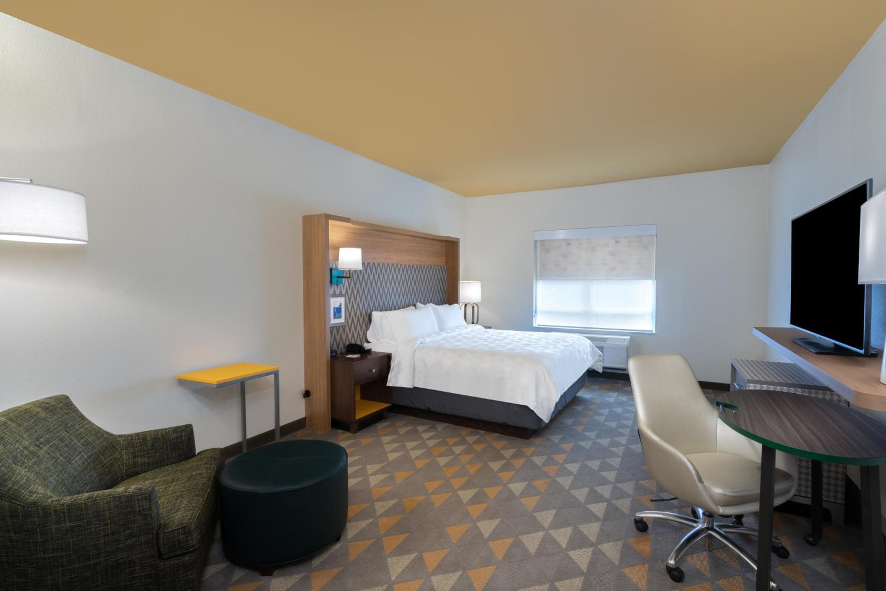 Holiday Inn & Suites Memphis Southeast-Germantown by IHG