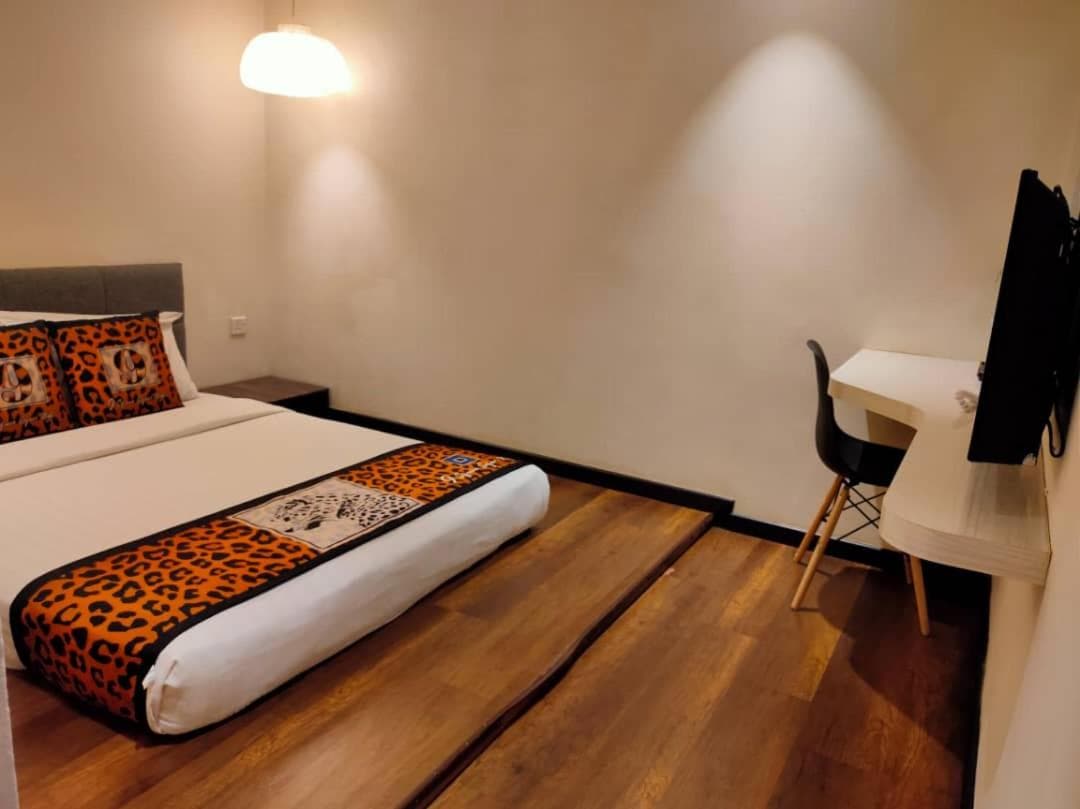 9 Square Hotel - Subang