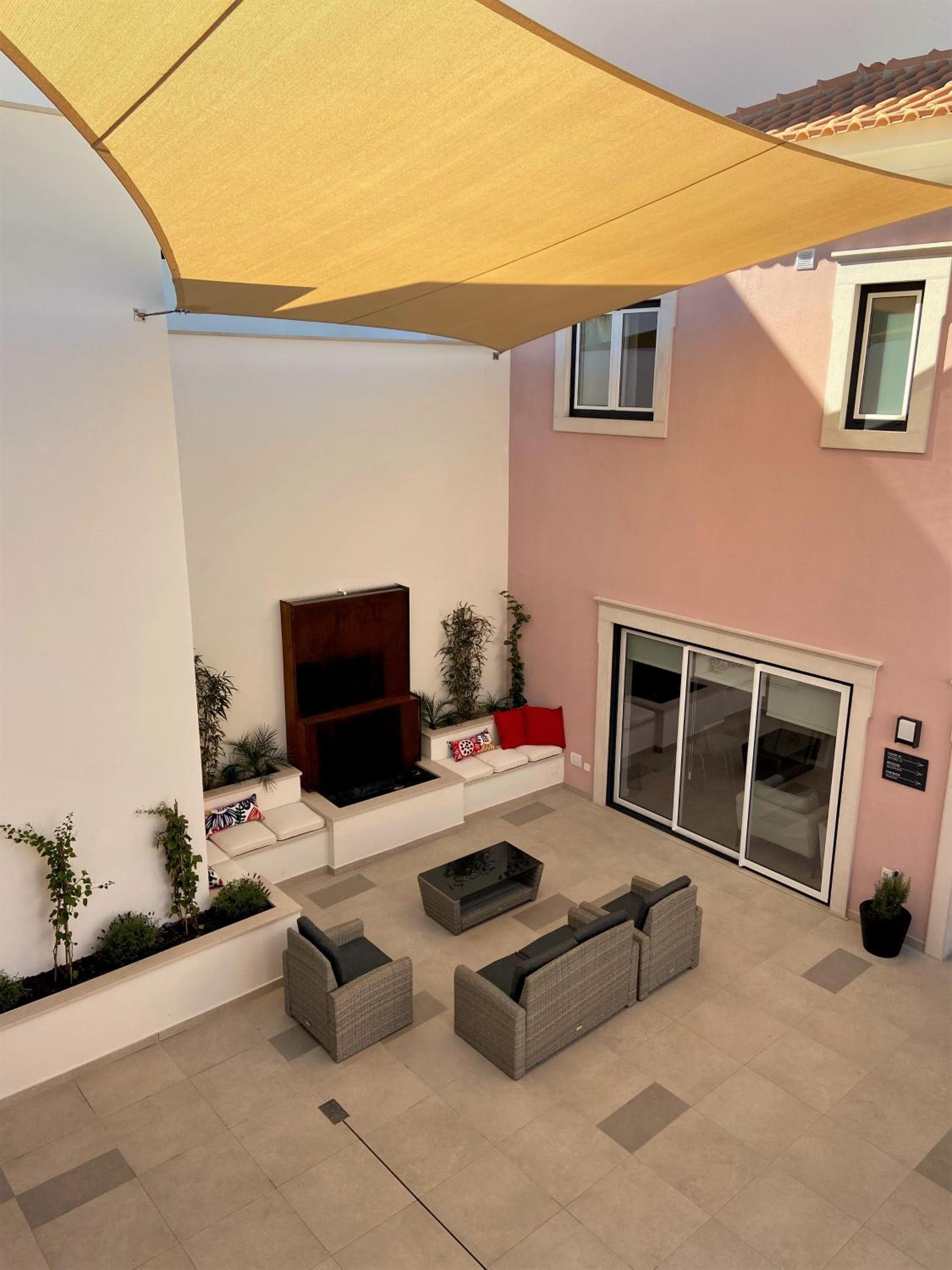 Cardeal Suites & Apartments