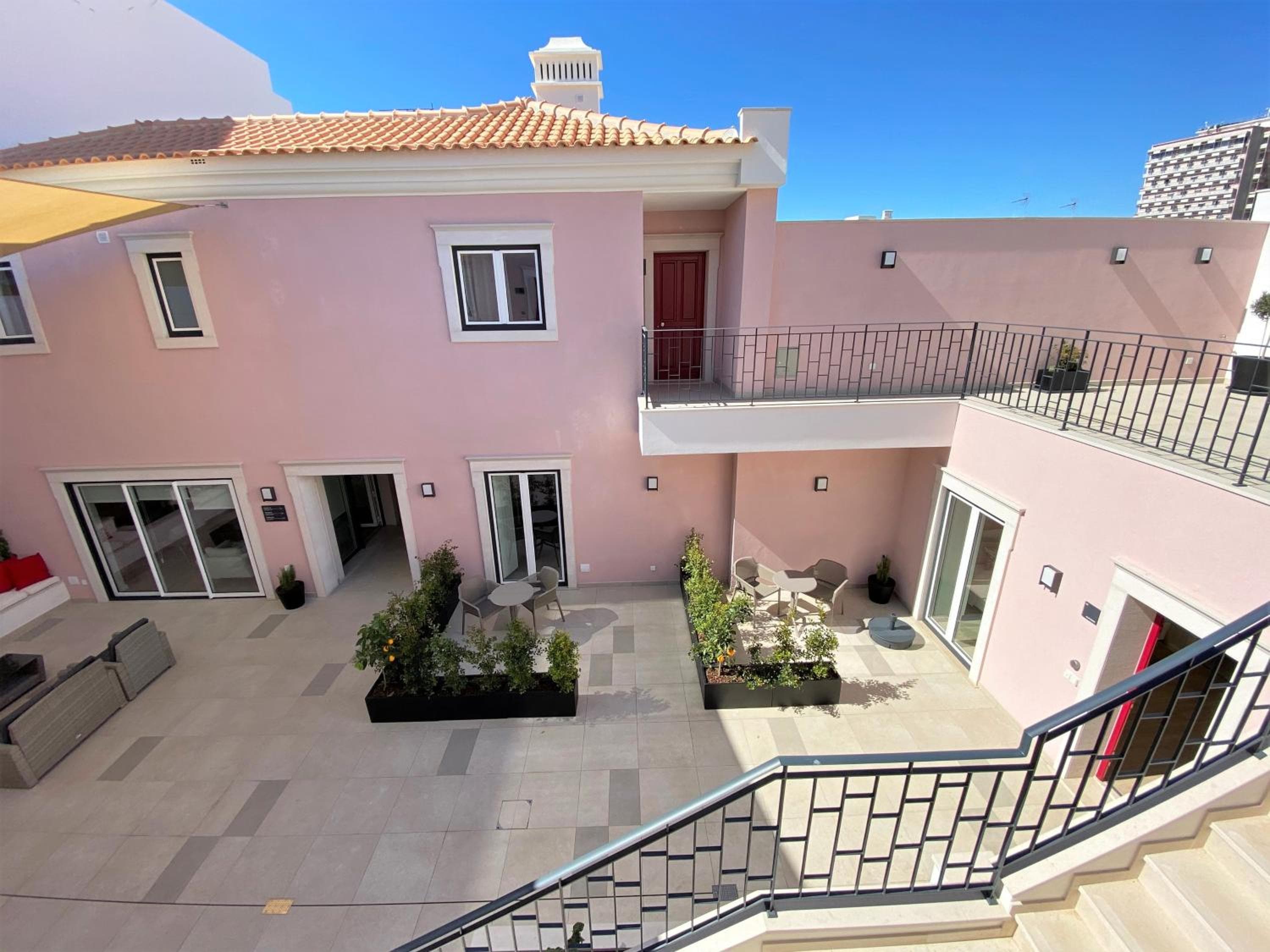Cardeal Suites & Apartments