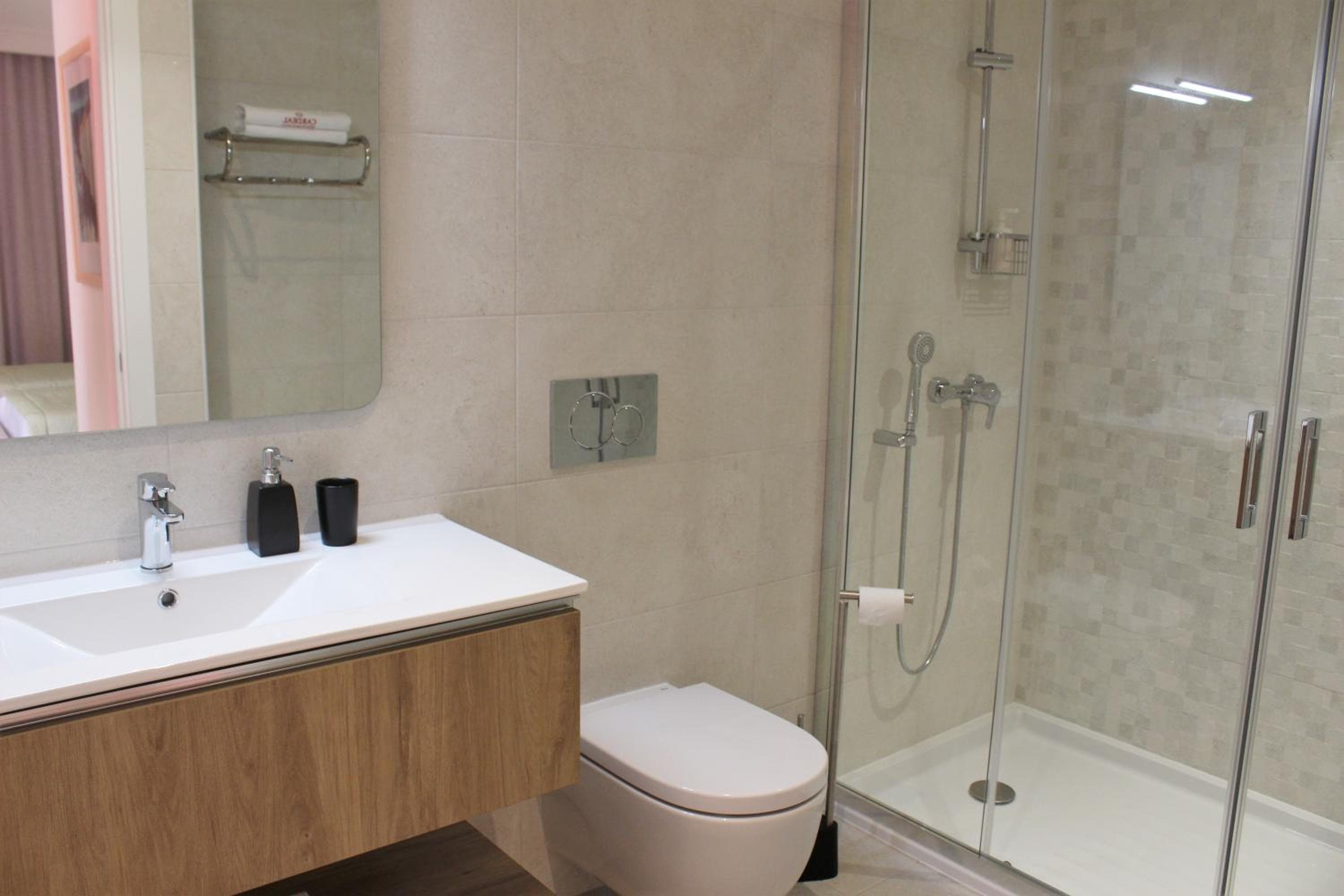 Cardeal Suites & Apartments