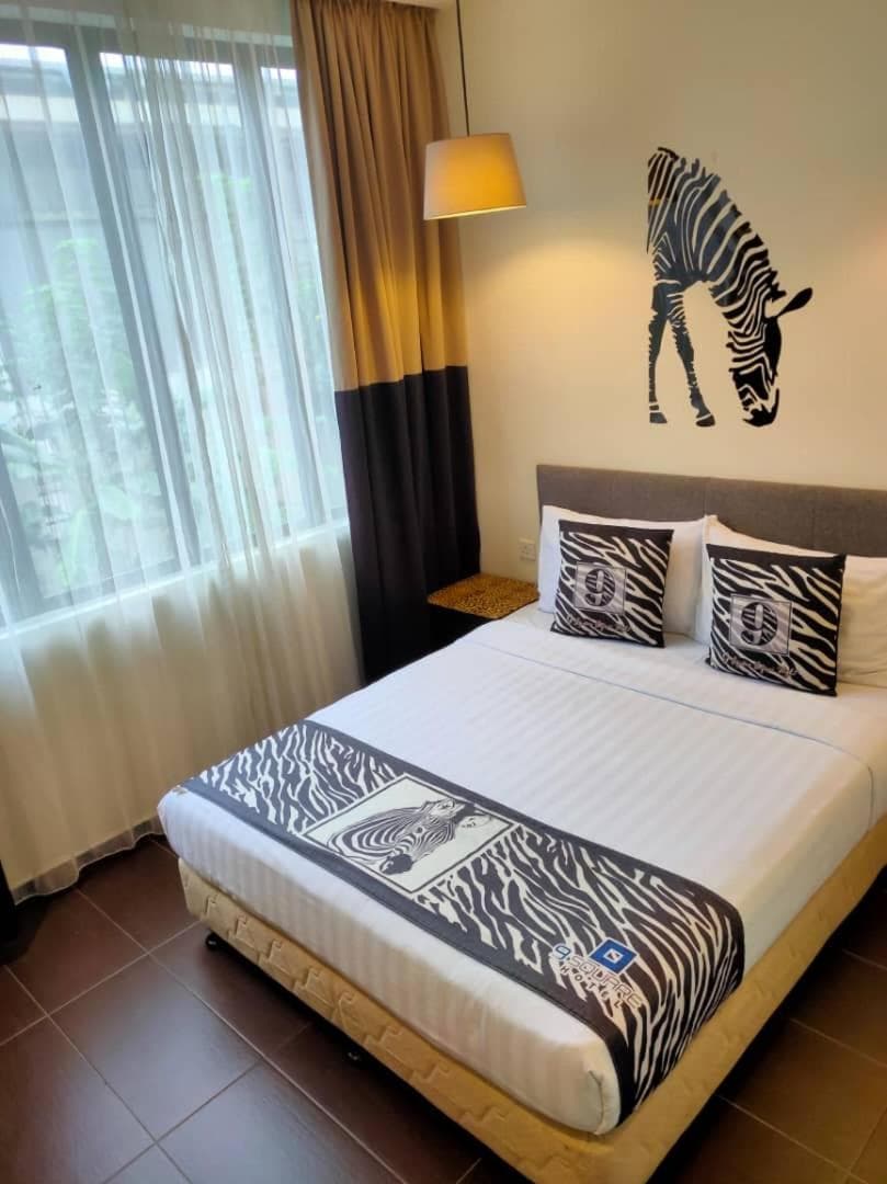 9 Square Hotel - Subang