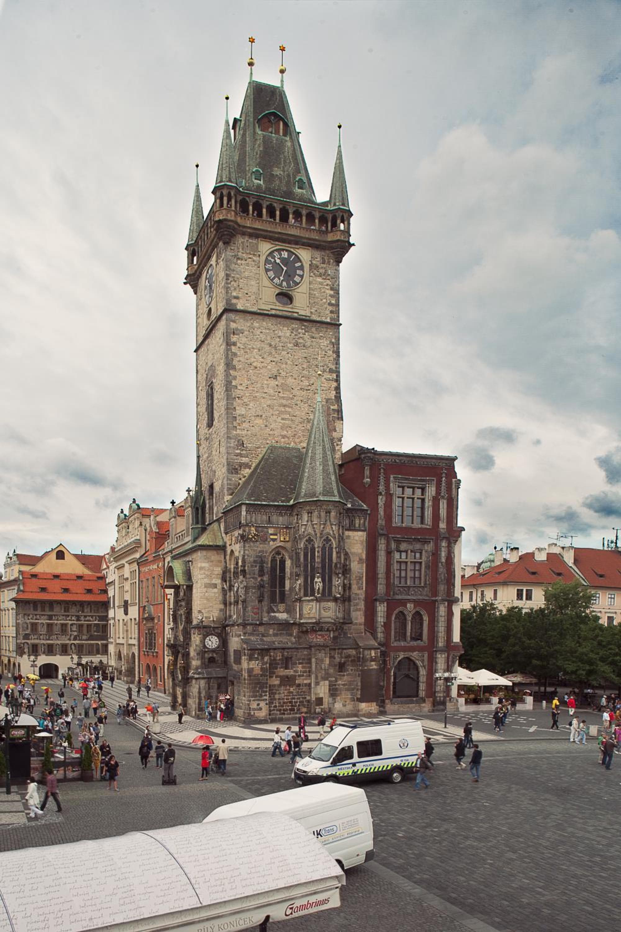 Old Town Square Residence by Emblem
