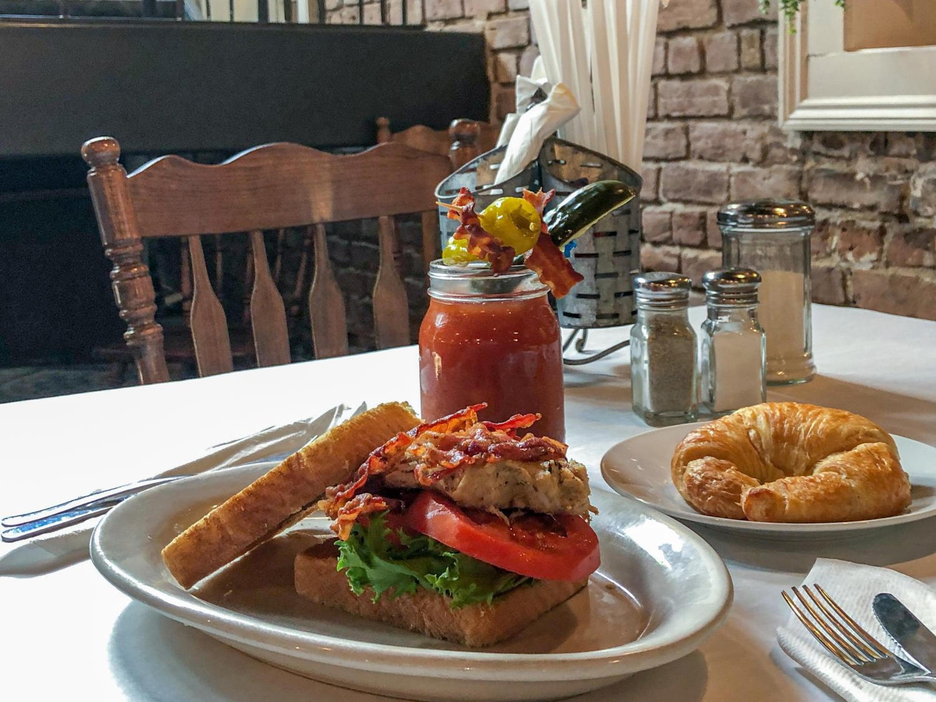 East Bay Inn, Historic Inns of Savannah Collection
