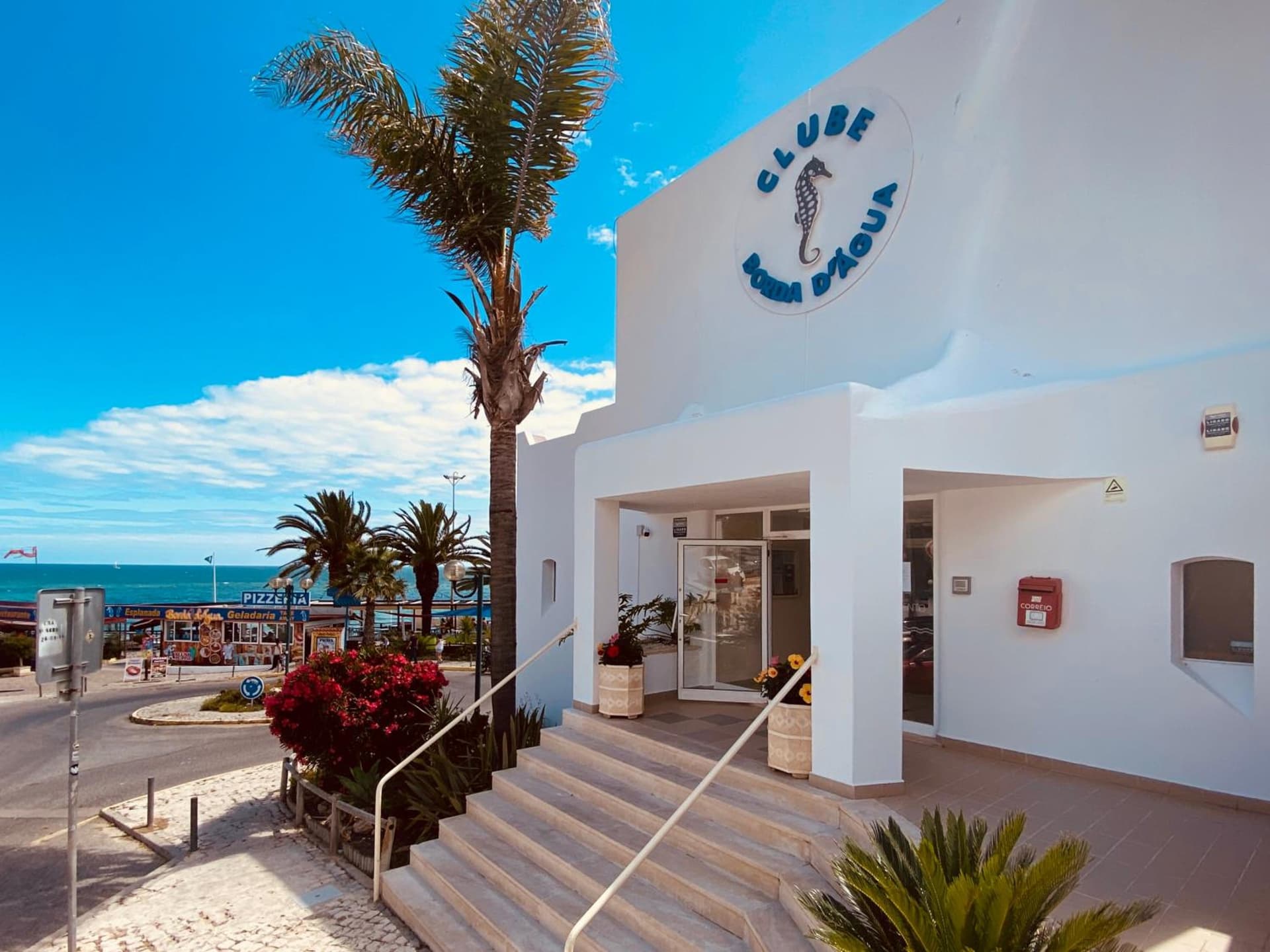 Borda d`Água, Praia da Oura