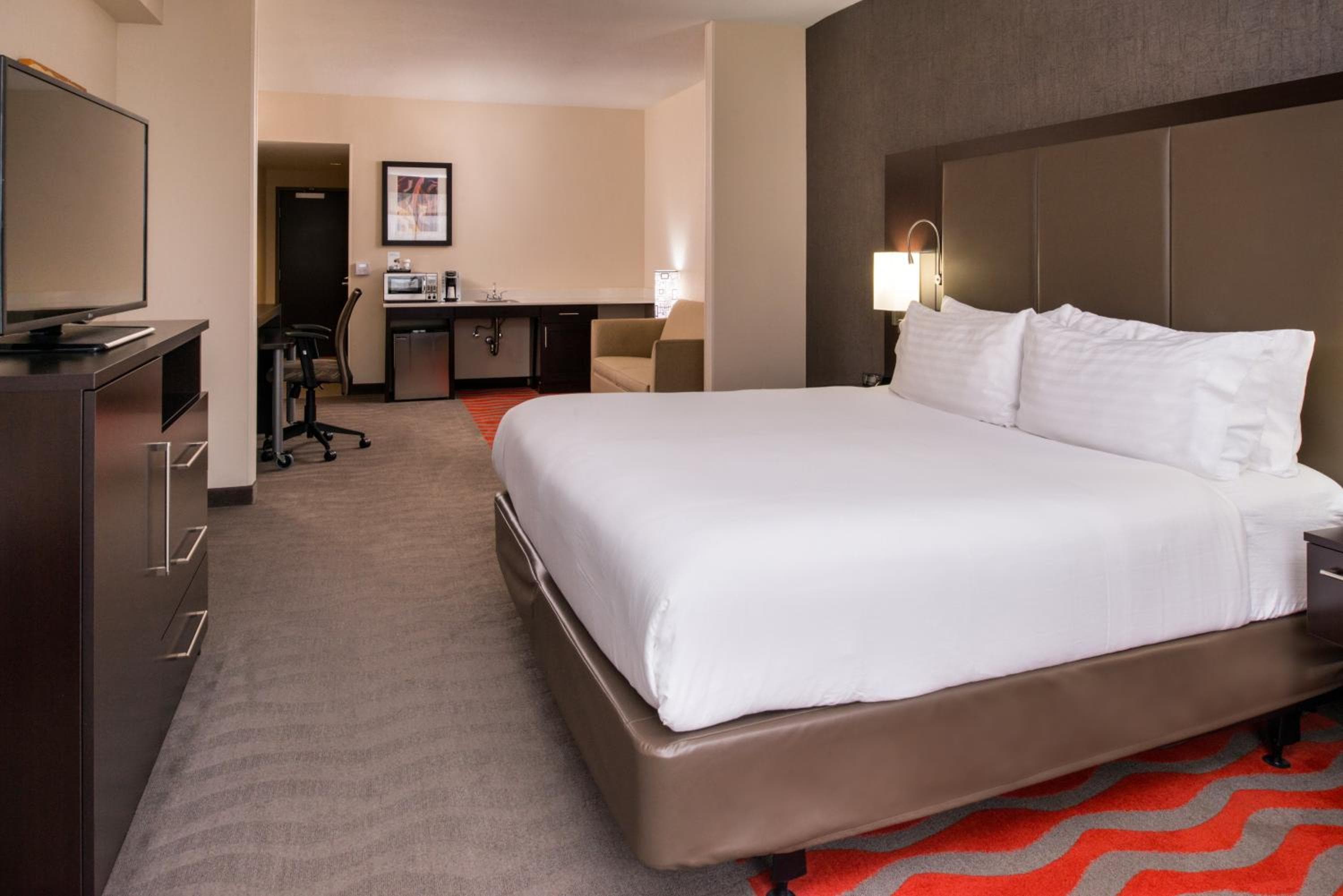 Holiday Inn Express & Suites Monroe by IHG