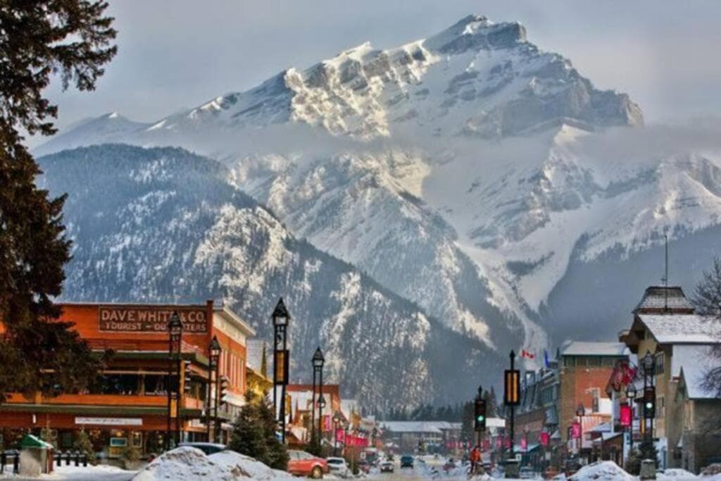 North House - Banff Mountain Home- The Real Rockies Experience