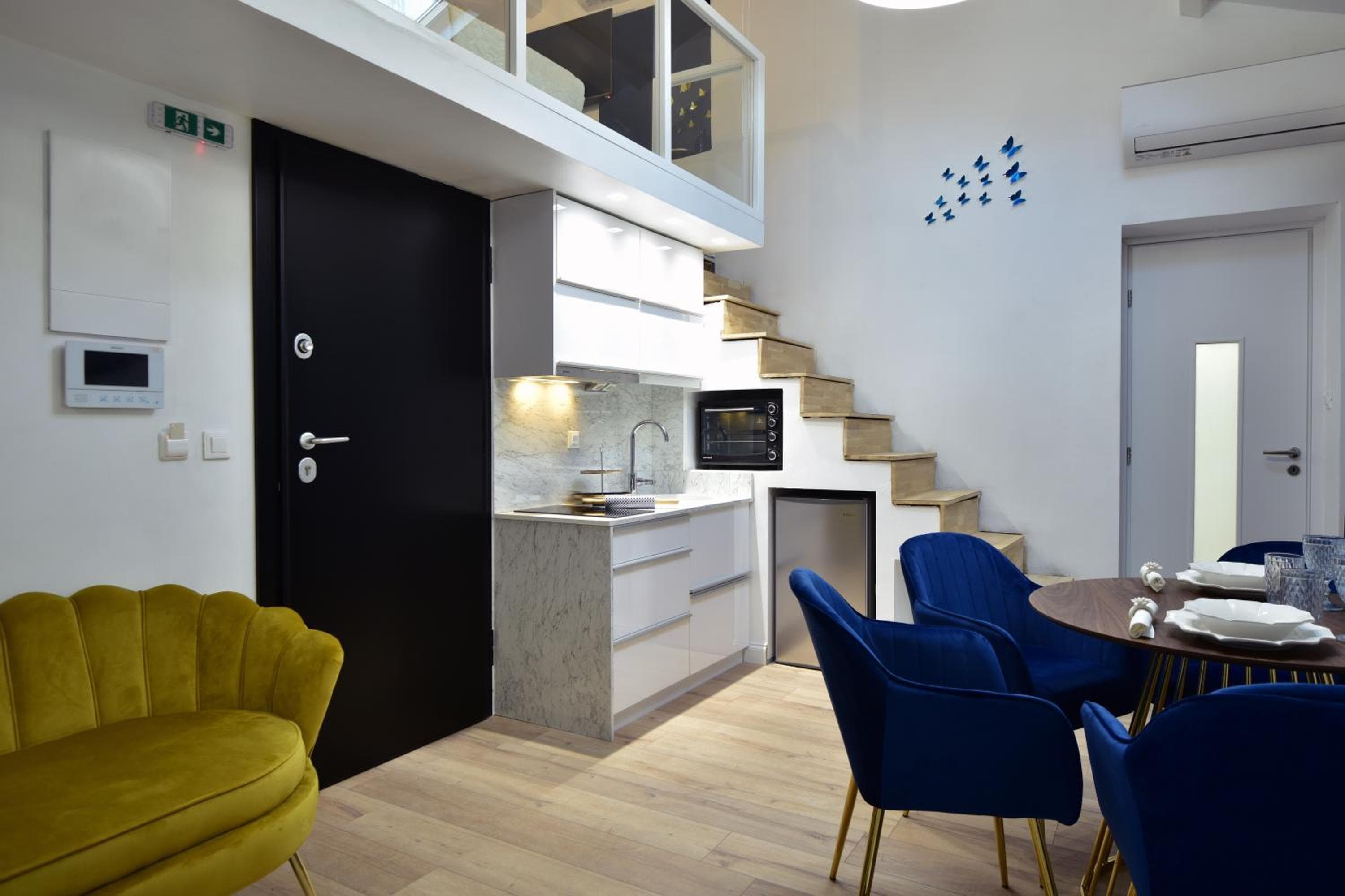 Queen Apartment, in the heart of Corfu Historical Old Town Center!