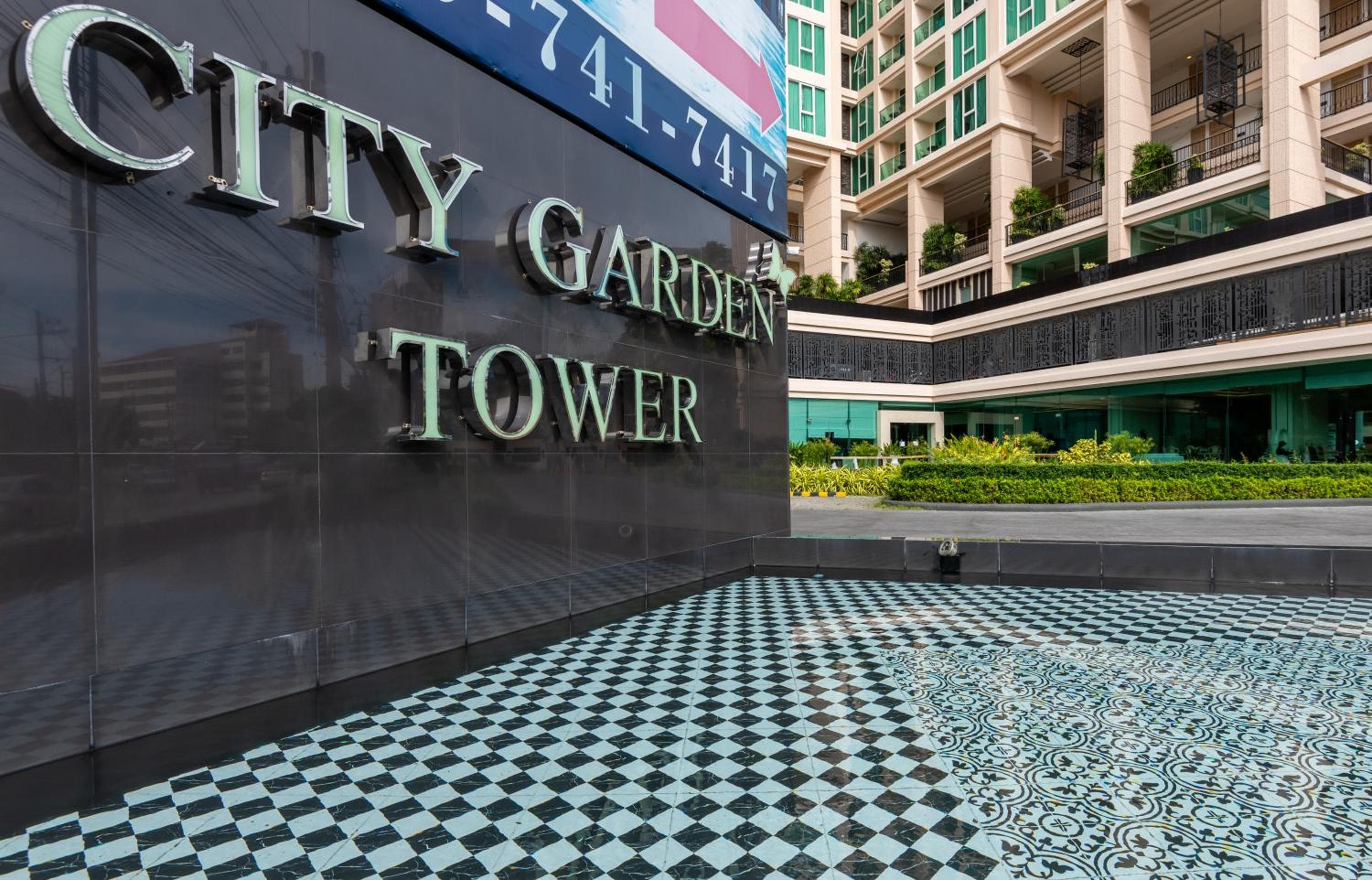 Rare Panoramic Sea, City & Mountain Views - XXL Balcony - 1Gbps Blazing Fast Free WIFI - Pool - Gym - Pool Table - Steam - Sauna - Bar