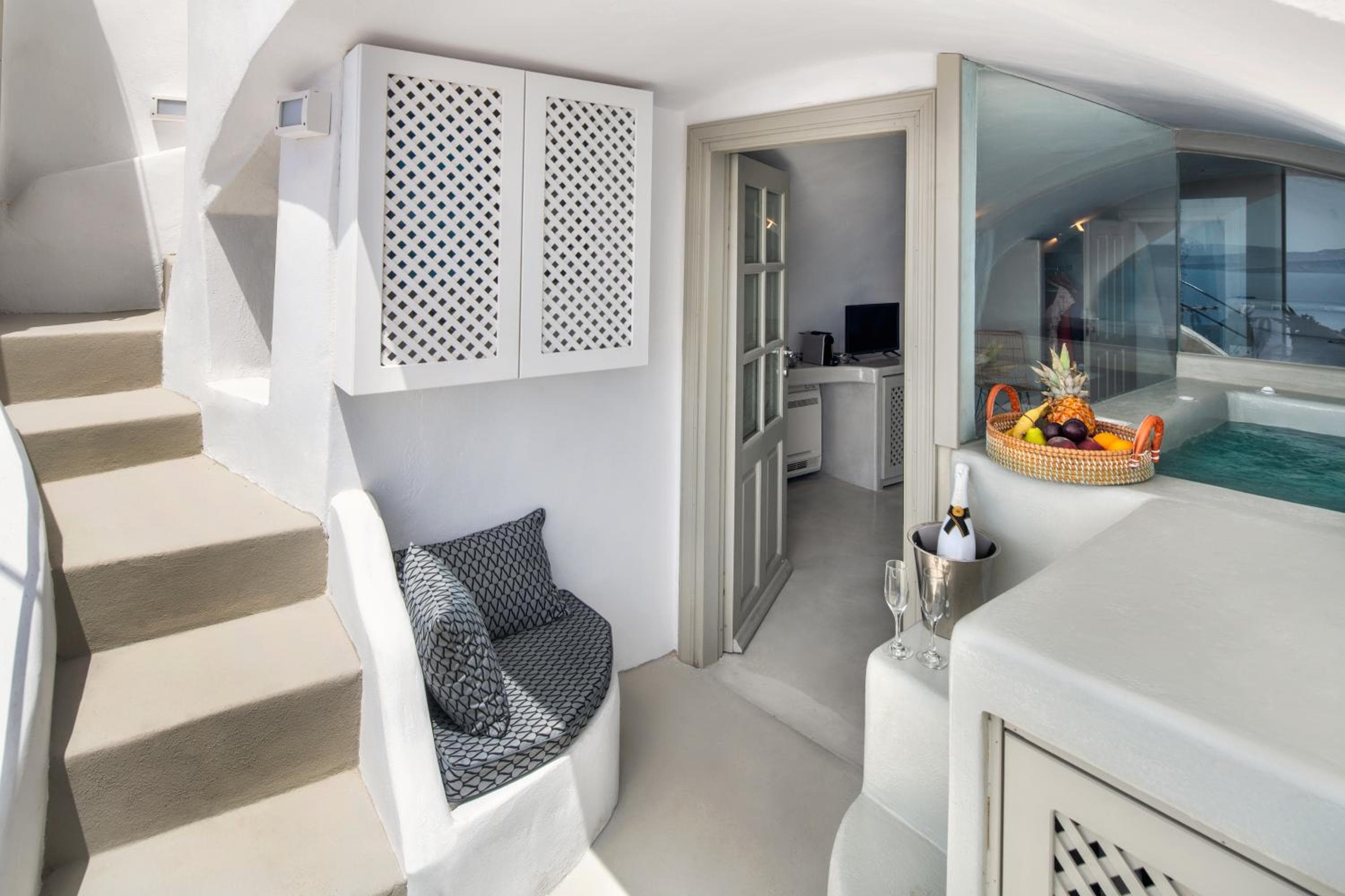 Kaleidoscope Oia Suites
