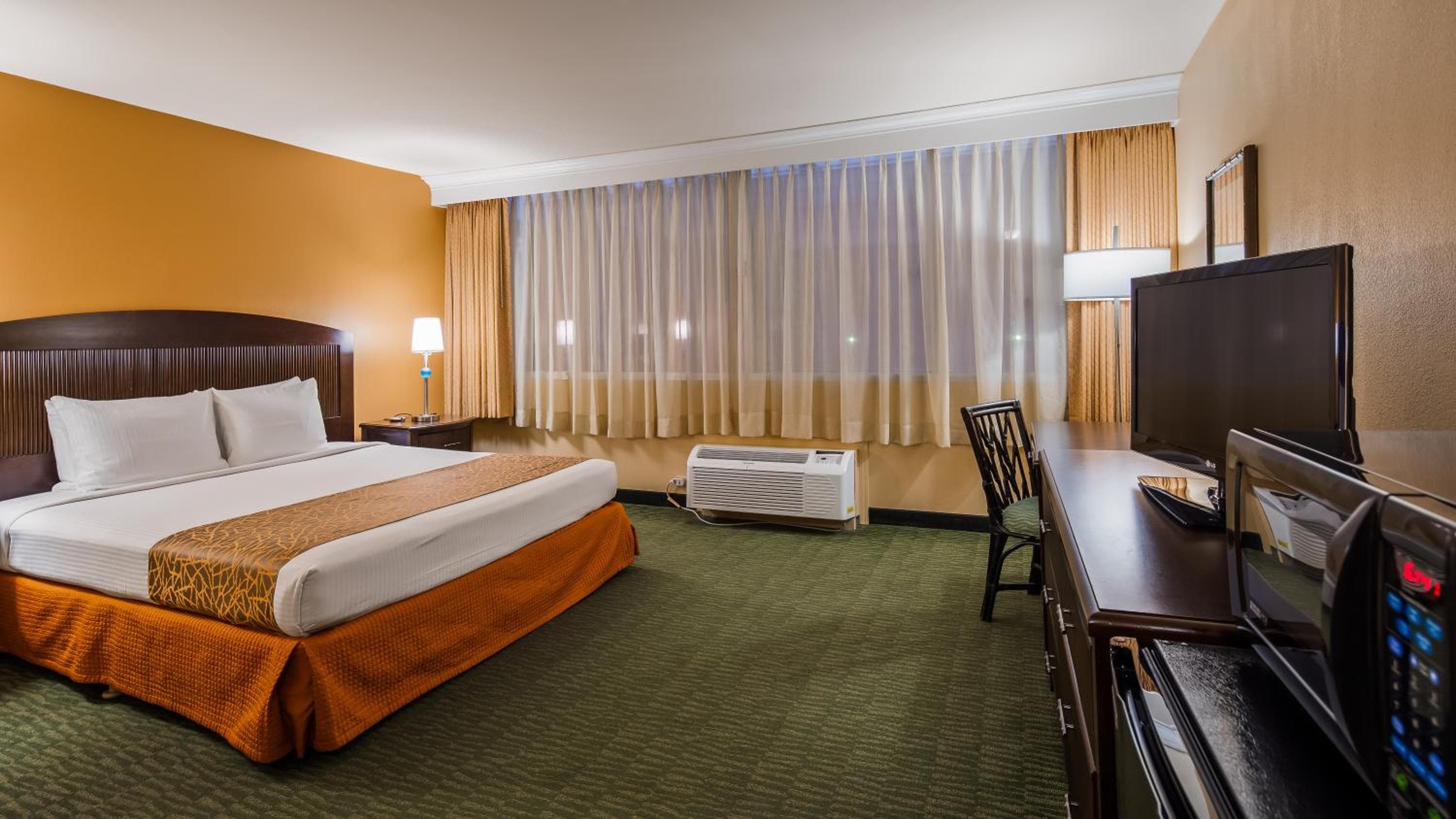 Airport Honolulu Hotel, Trademark Collection by Wyndham