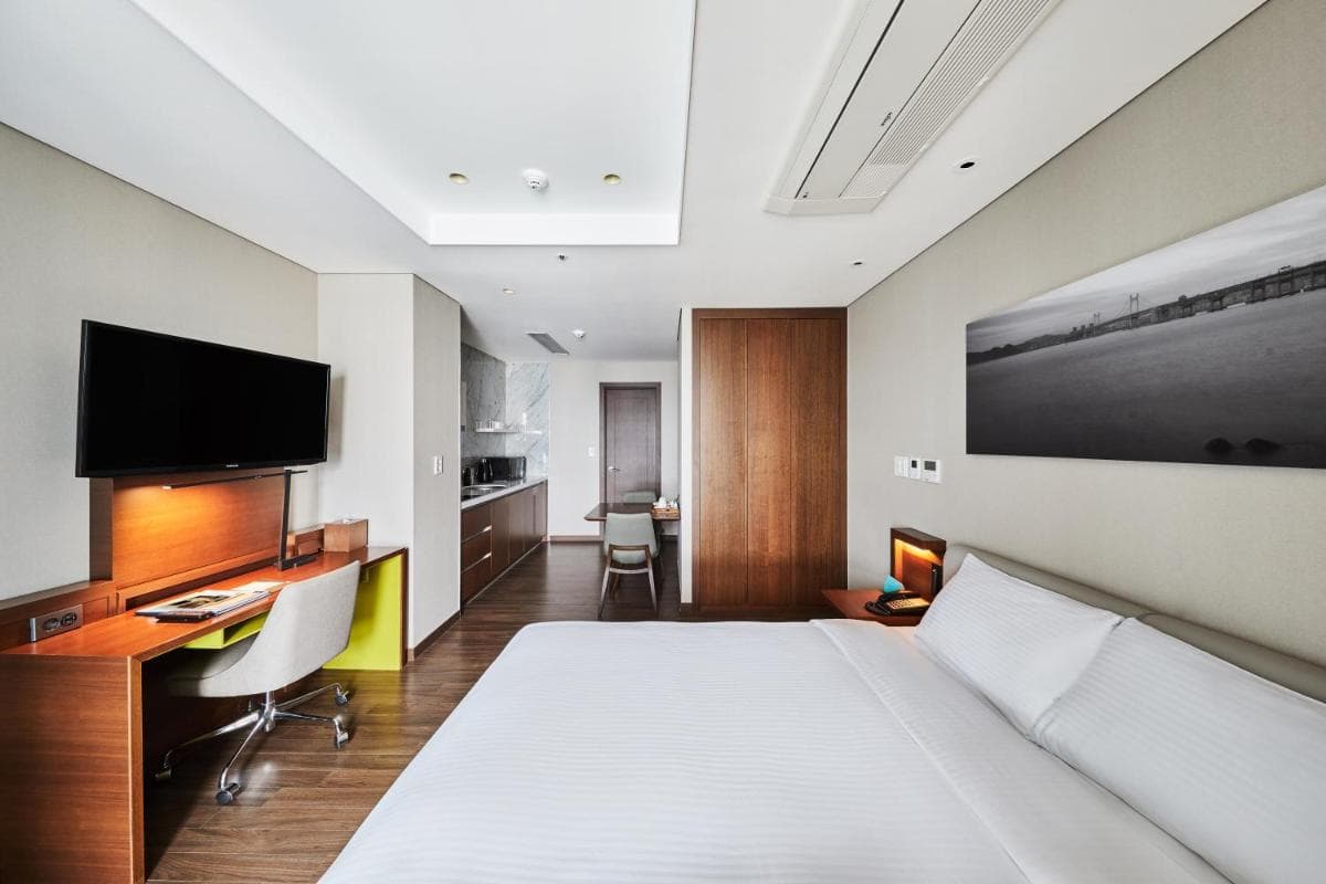 Felix by STX Hotel & Suite