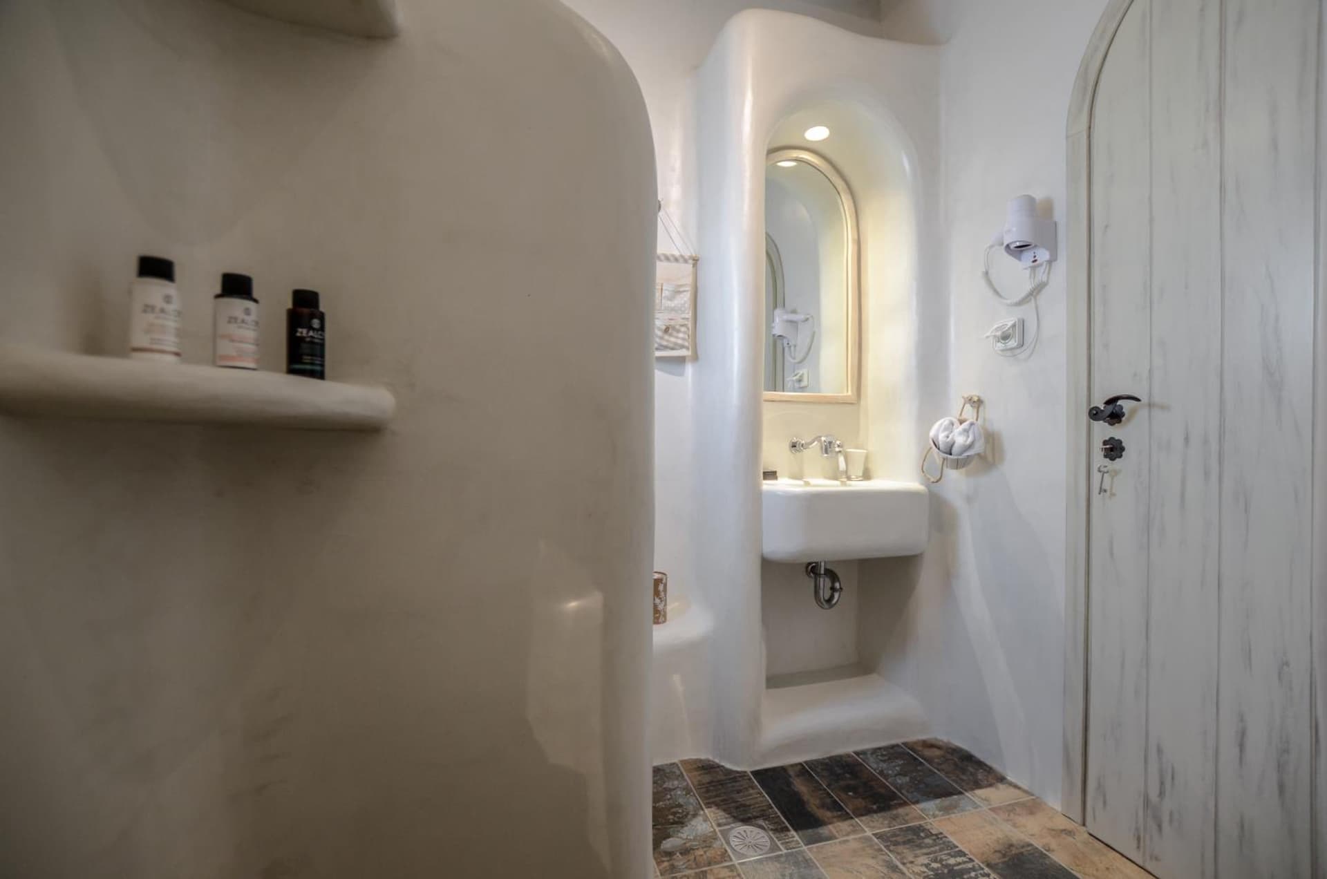 Honey & Cinnamon Luxury Suite