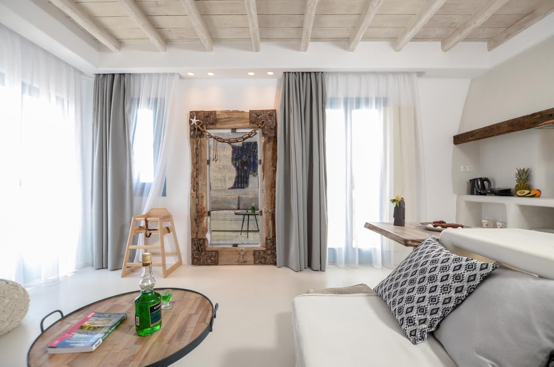 Honey & Cinnamon Luxury Suite