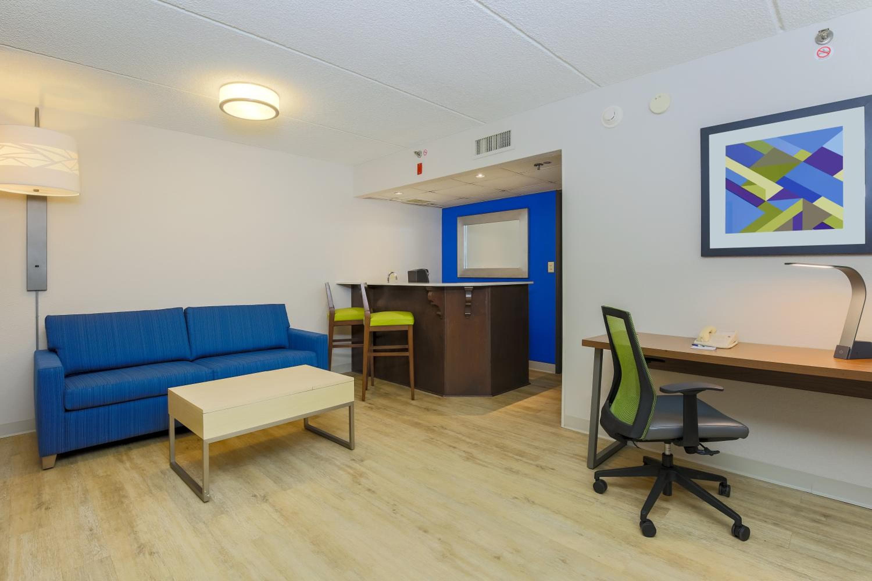 Holiday Inn Express Milwaukee - West Medical Center by IHG