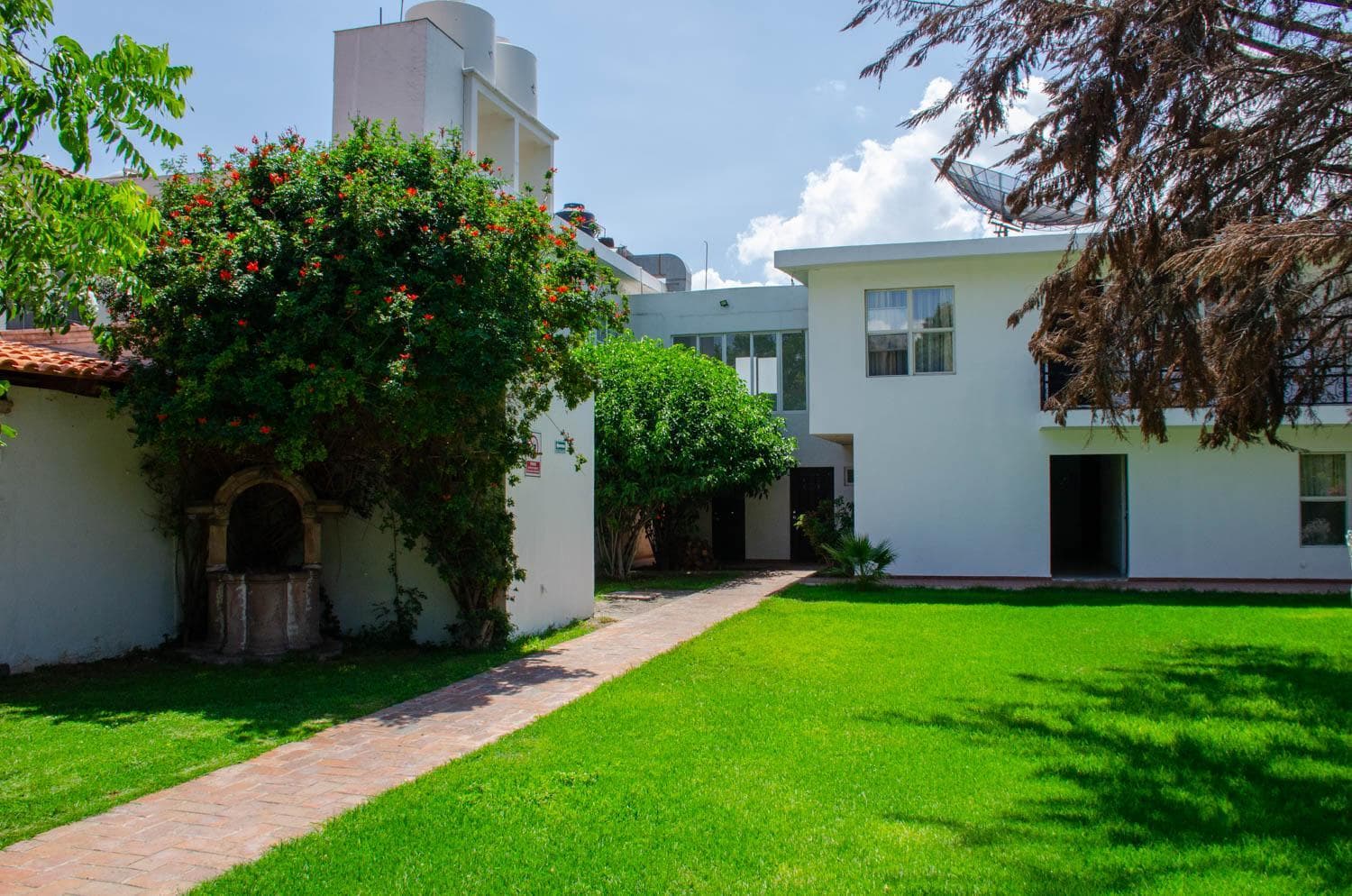 Hotel O Puente