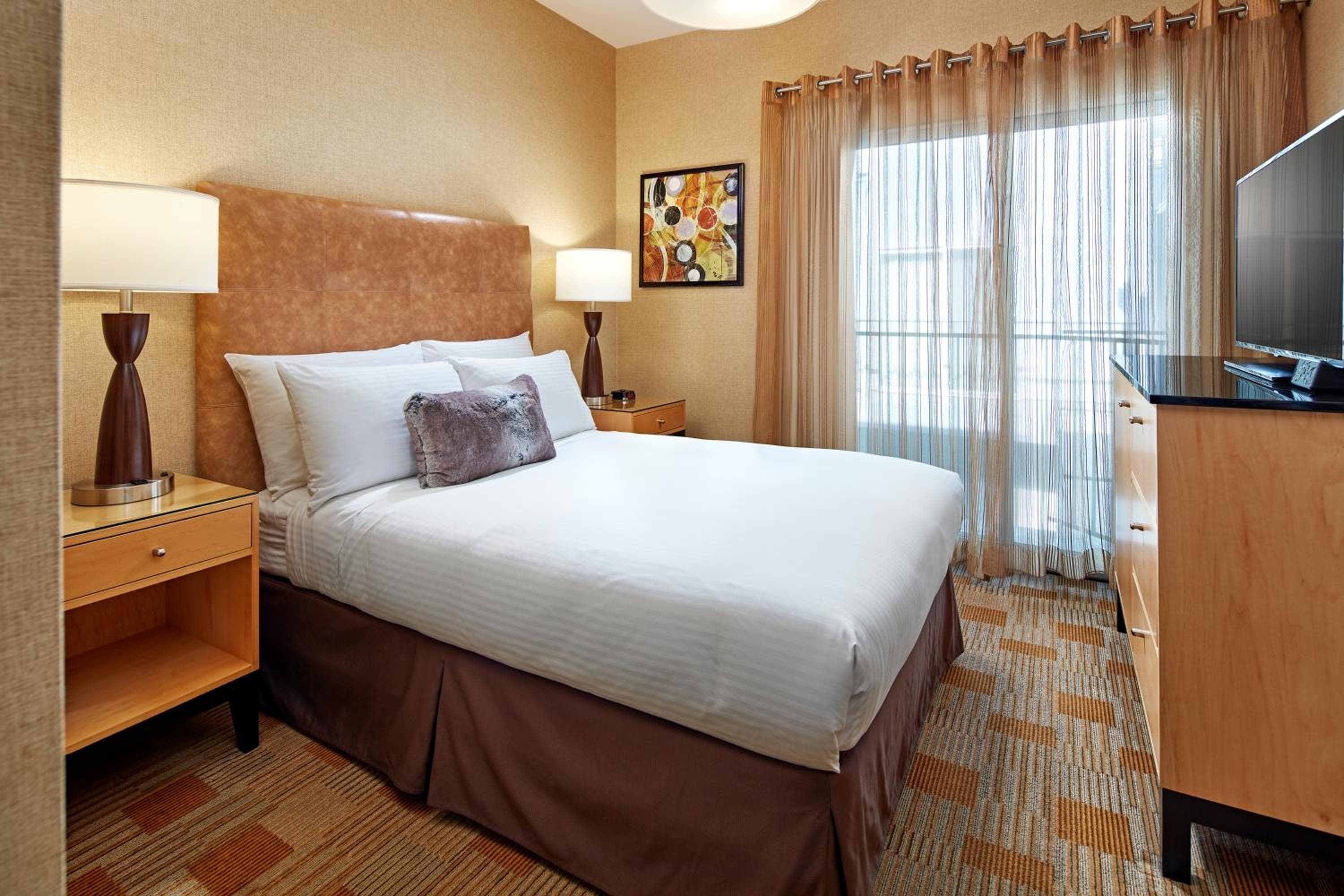 Elan Hotel
