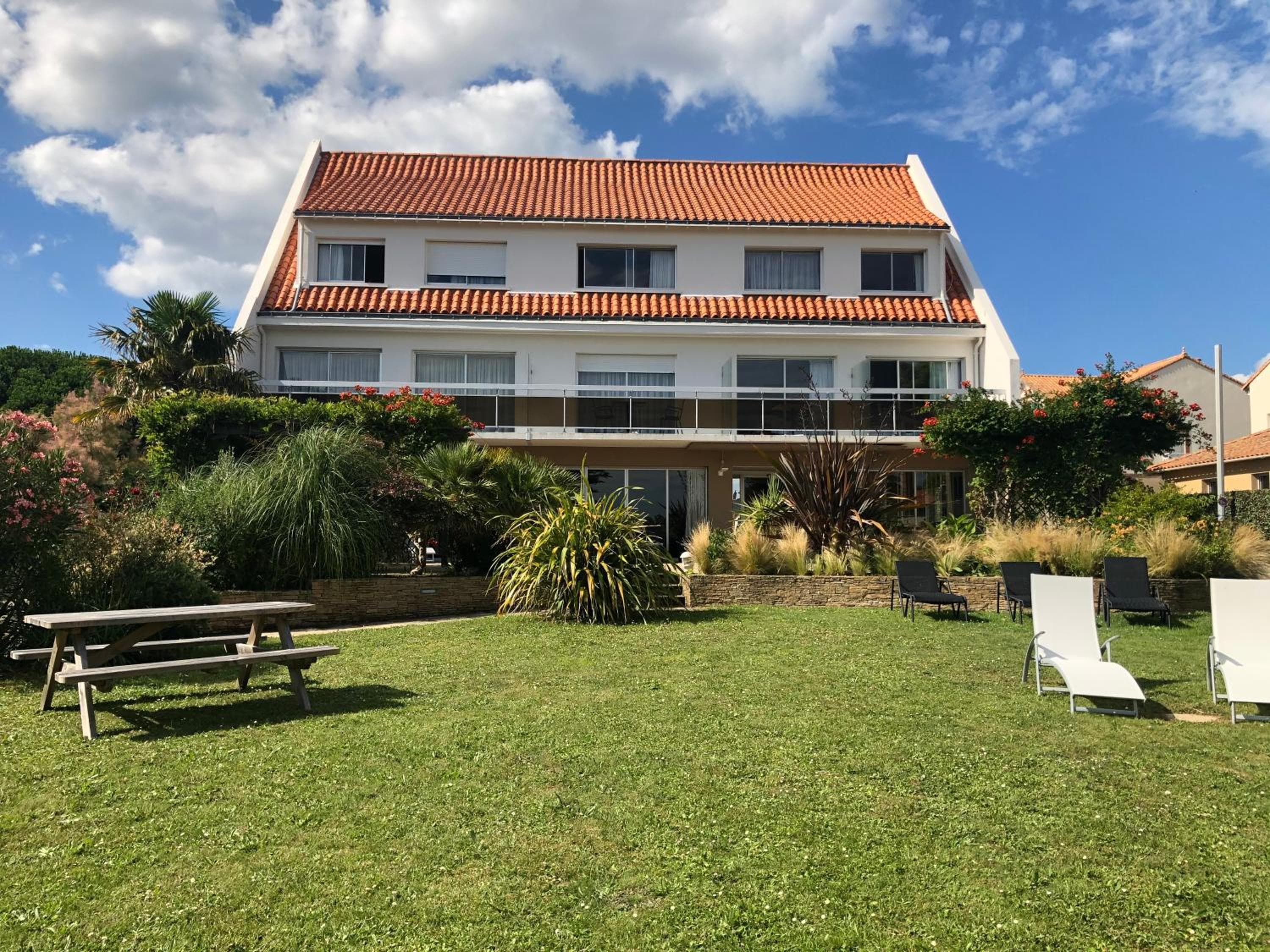 Hotel Particulier LE ROCHER DES MARAIS "Proximité Plage & Vue mer pour certains hébergements"