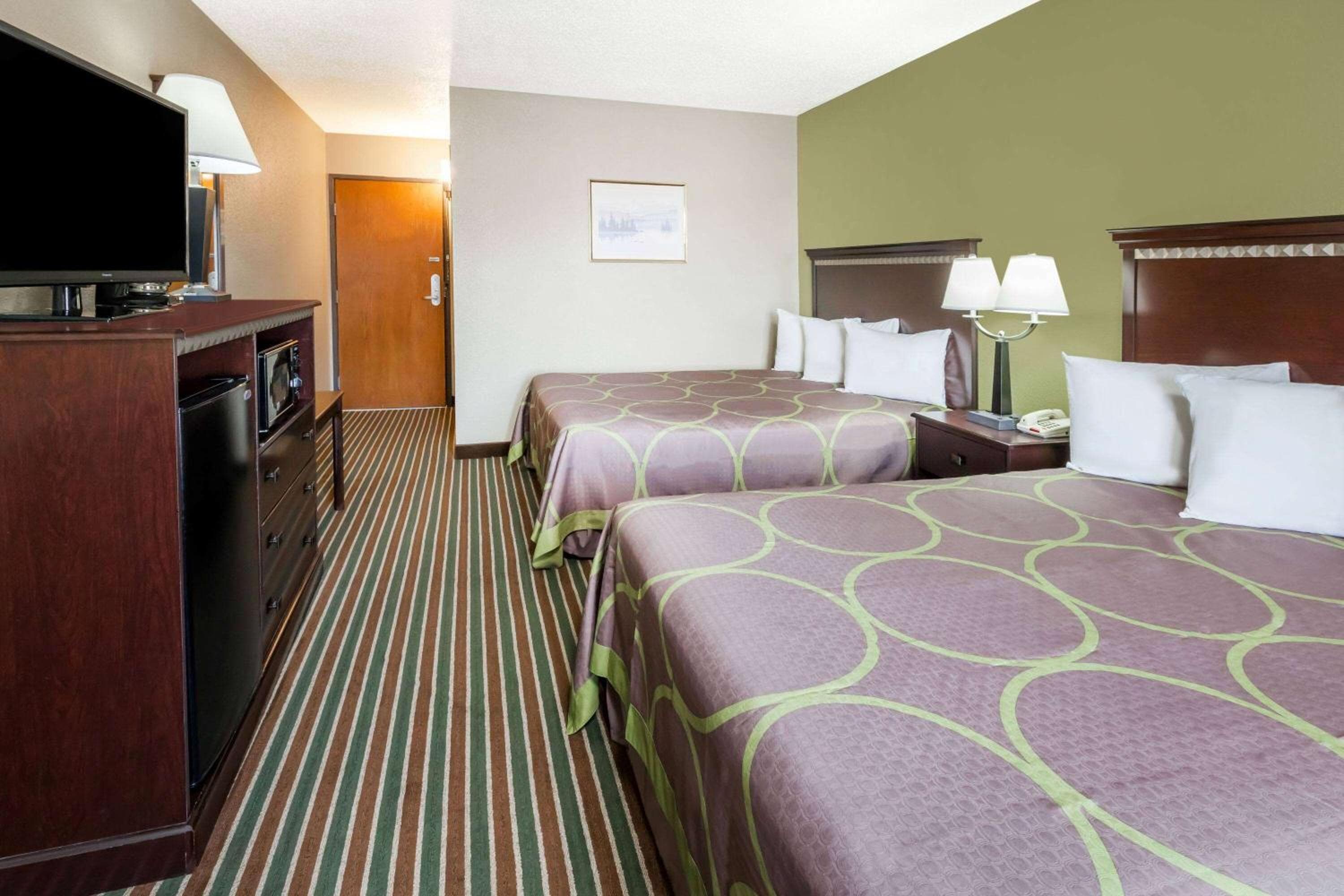 Super 8 by Wyndham Harrison AR