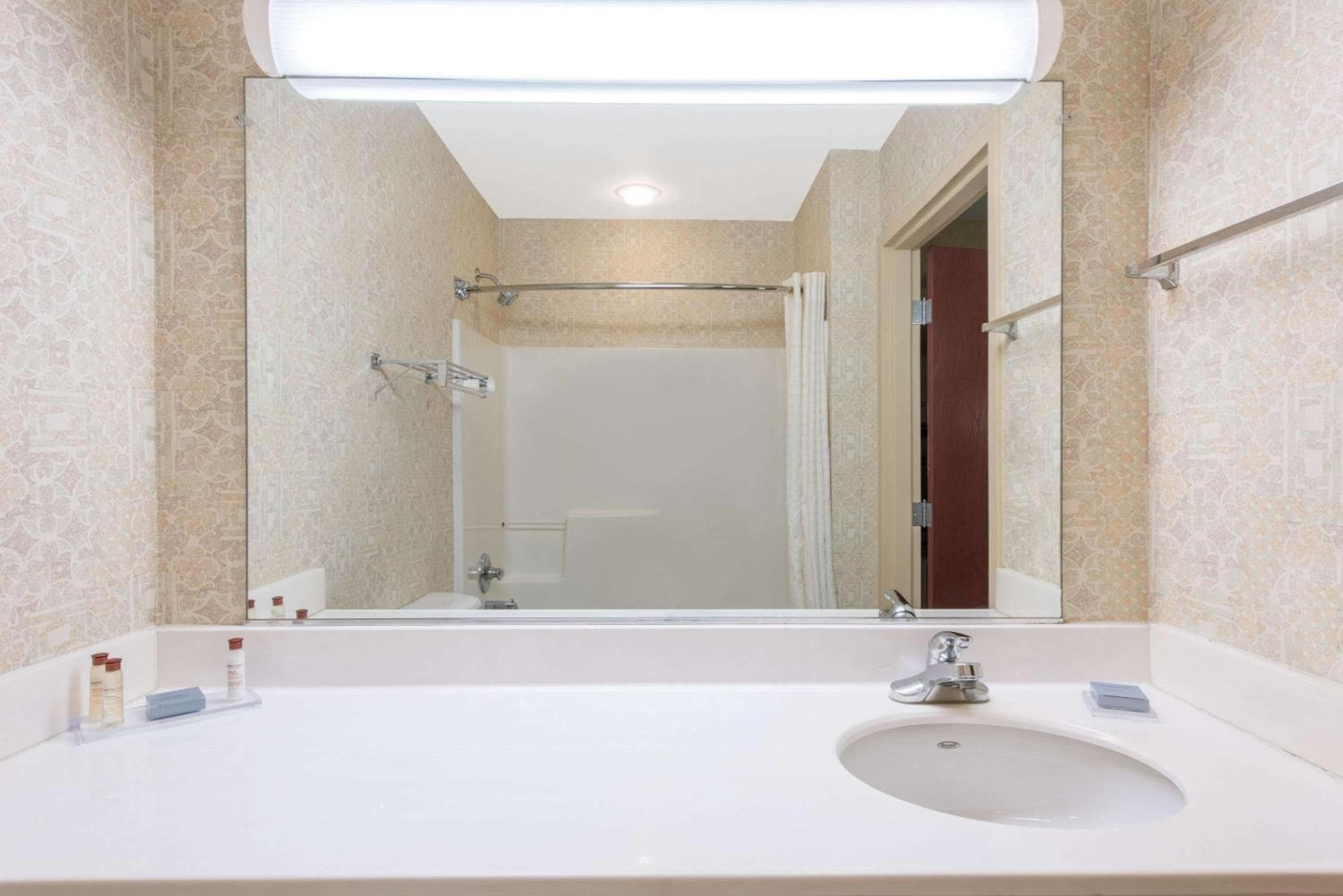 Lancaster Suites