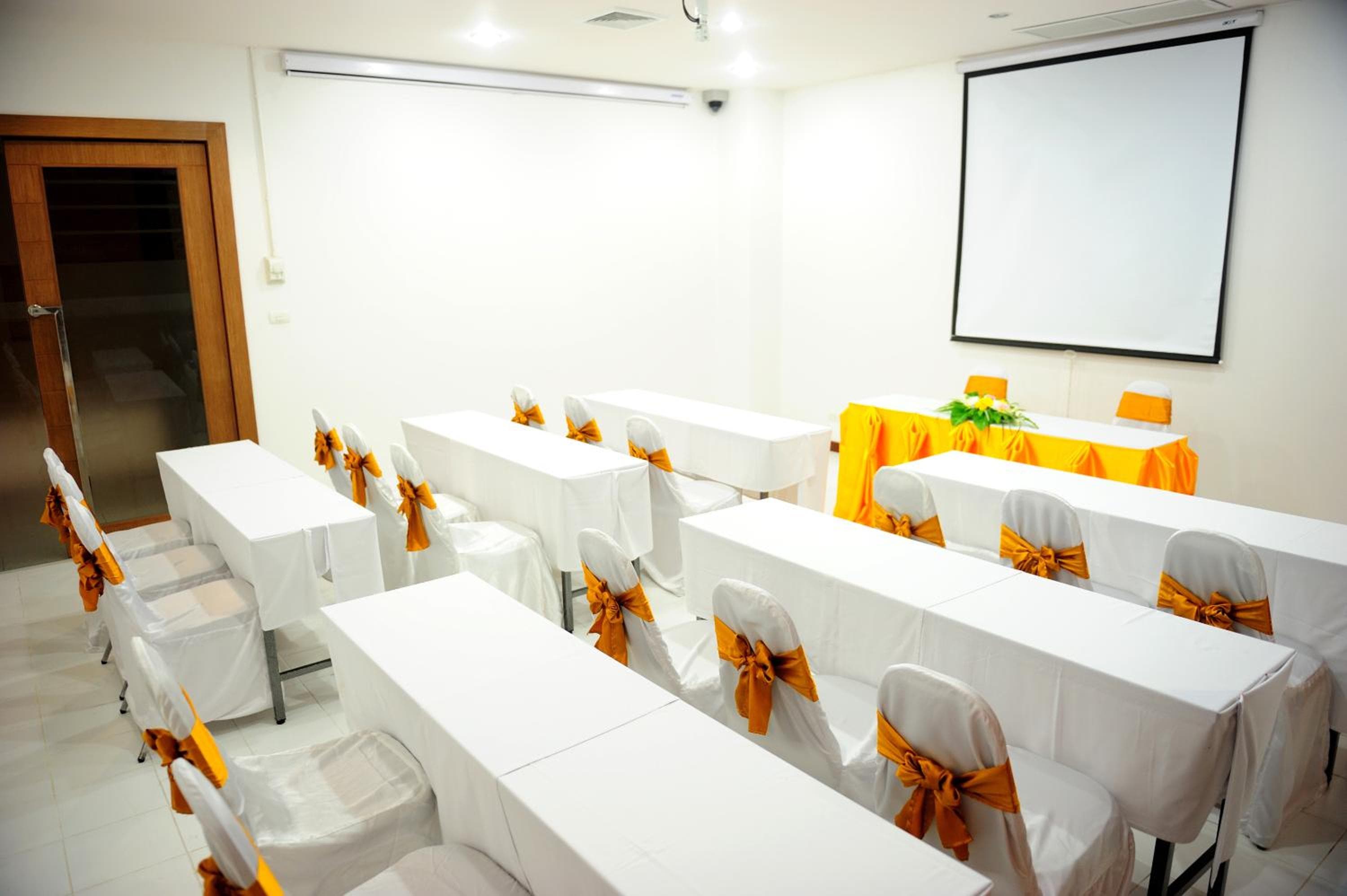 Peach Blossom Resort & Pool Villa - SHA Plus