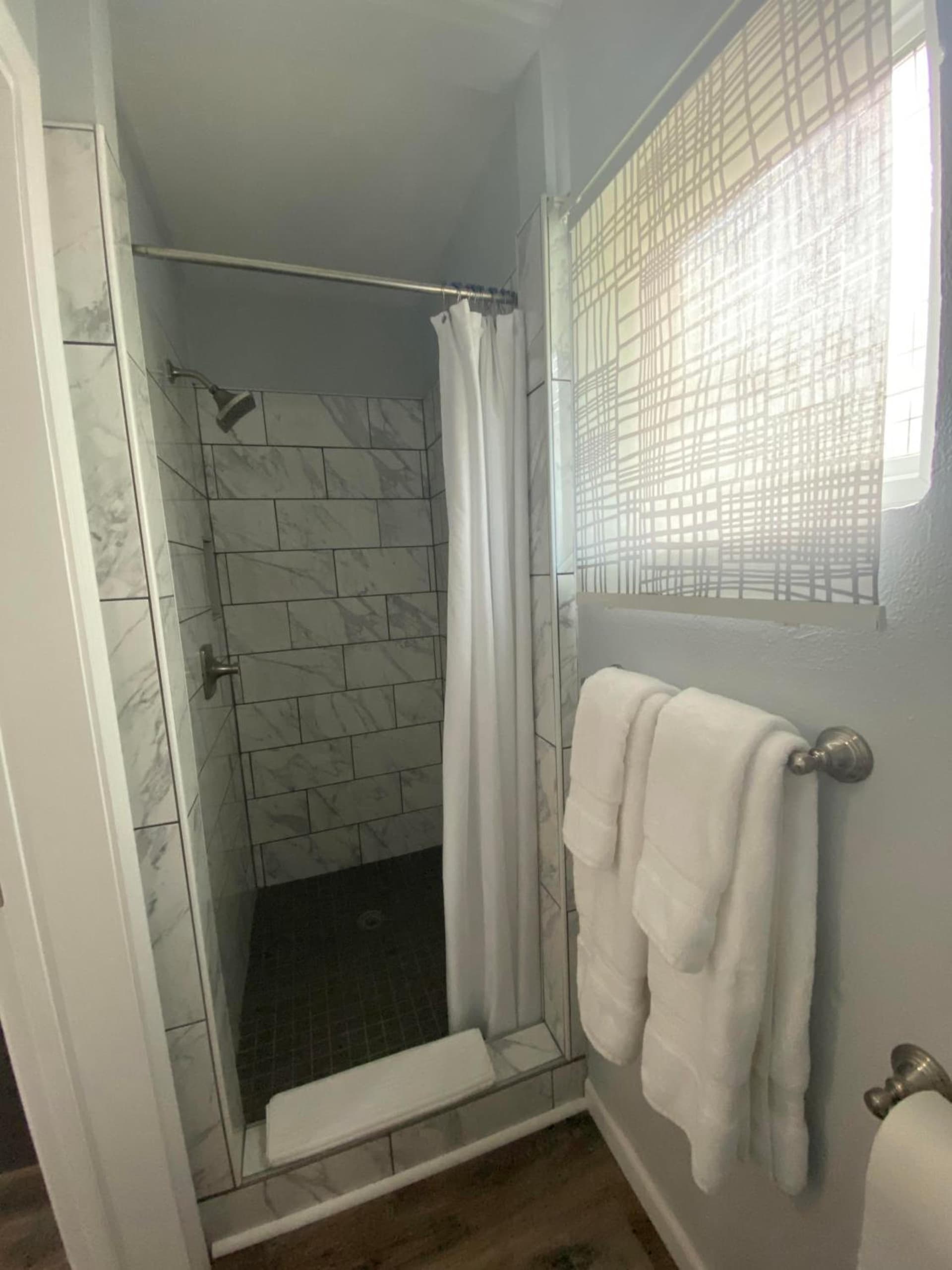 Veda Inn & Cottages