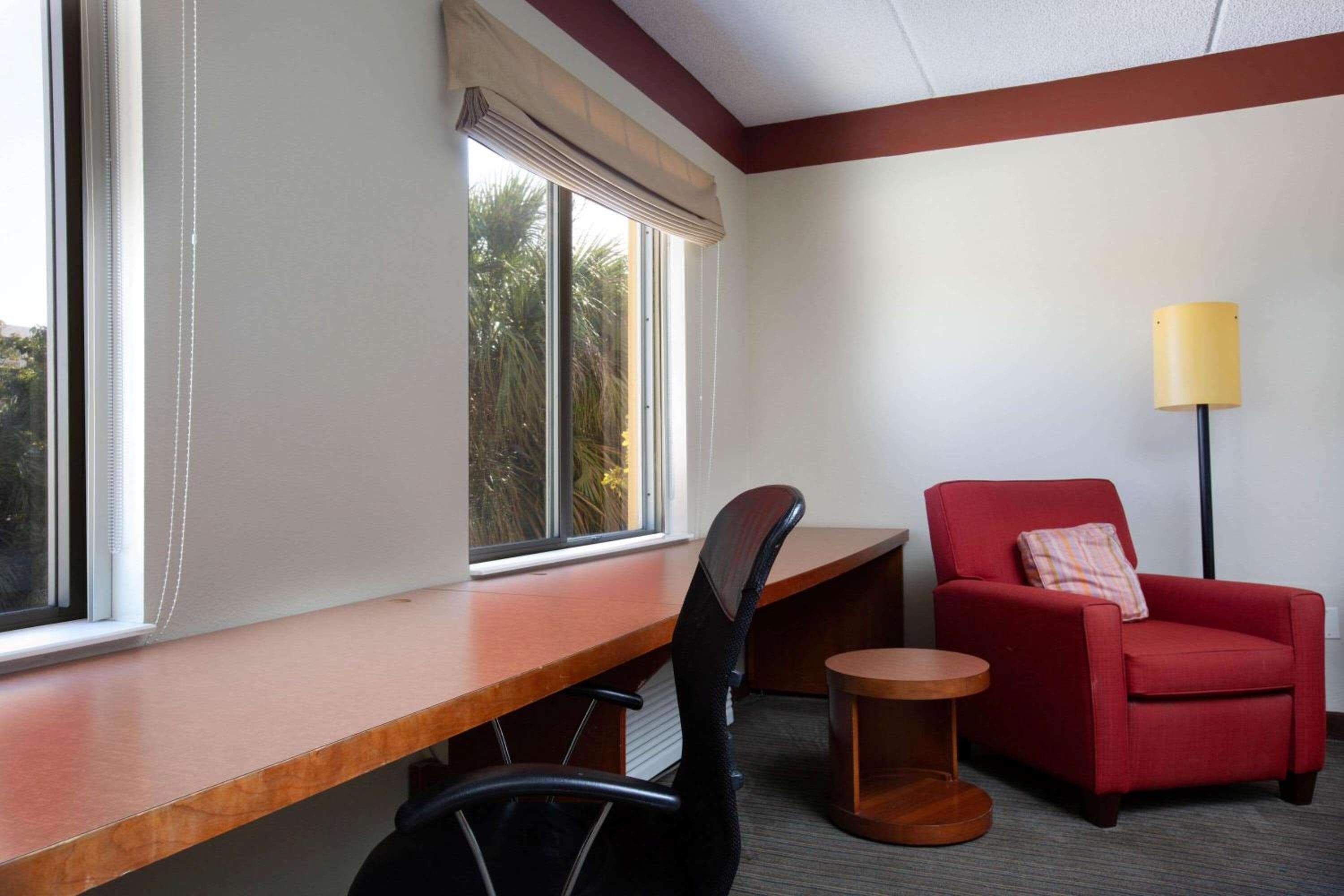 La Quinta by Wyndham Miami Cutler Bay