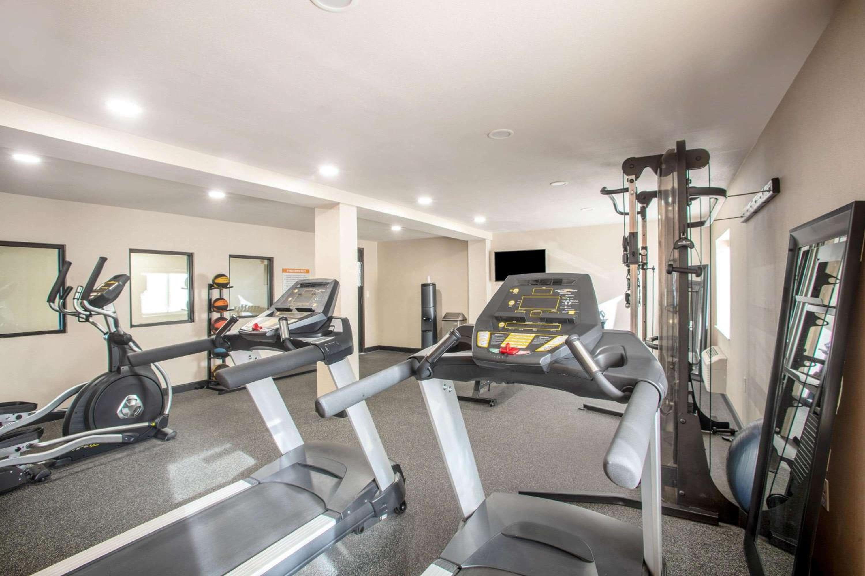 La Quinta Inn & Suites by Wyndham St Louis Hazelwood North