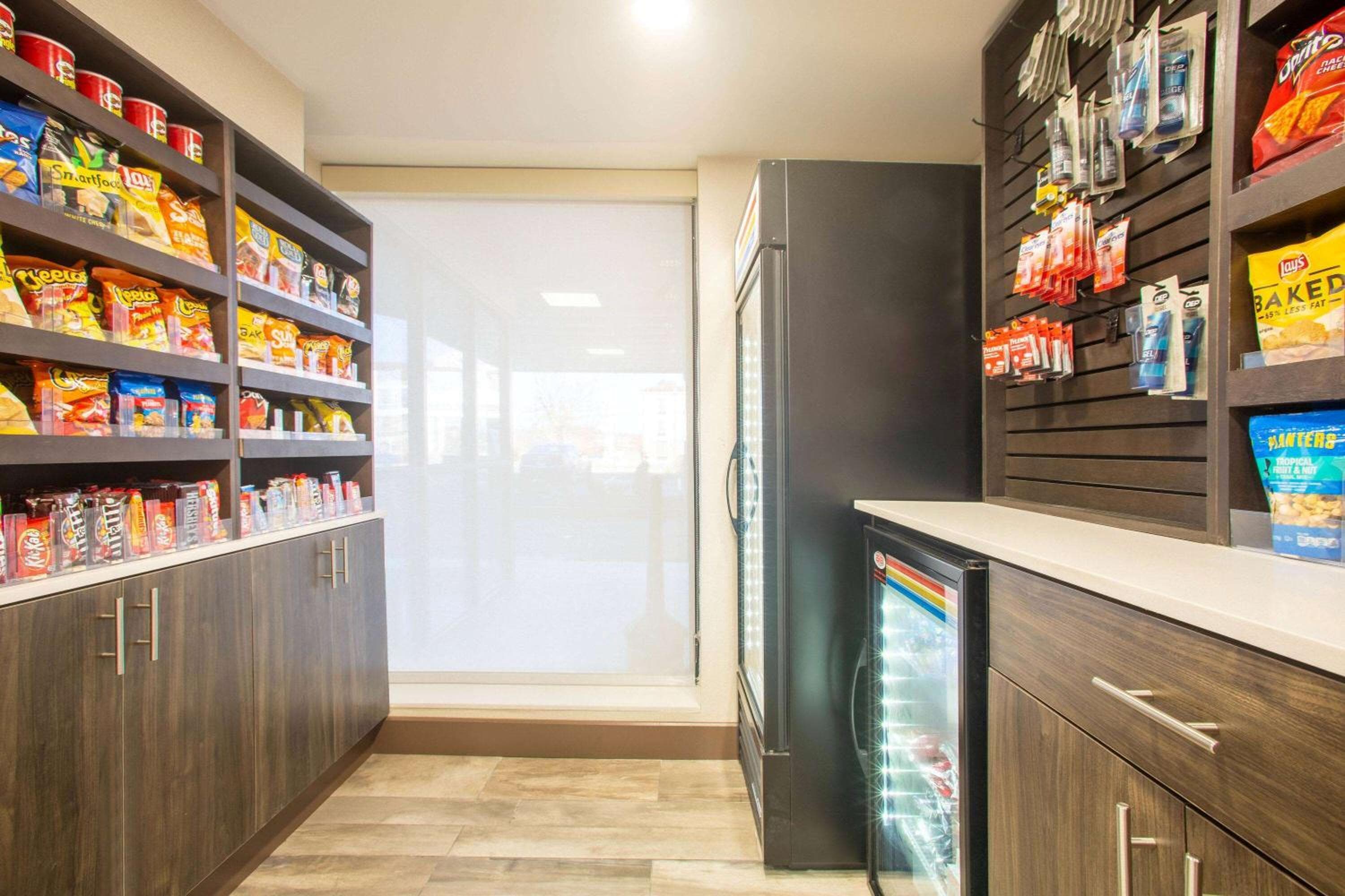 La Quinta Inn & Suites by Wyndham St Louis Hazelwood North