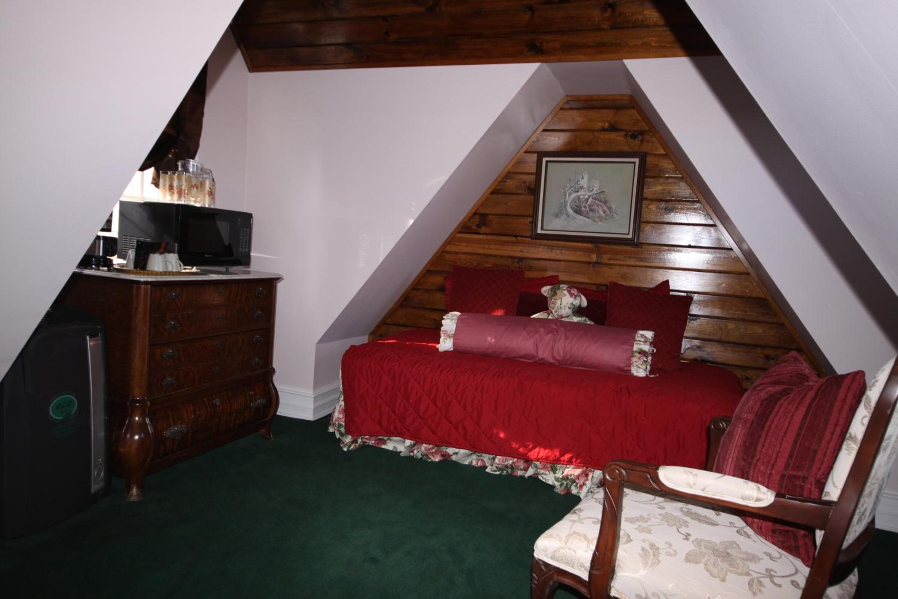 Arrowhead Lake Inn