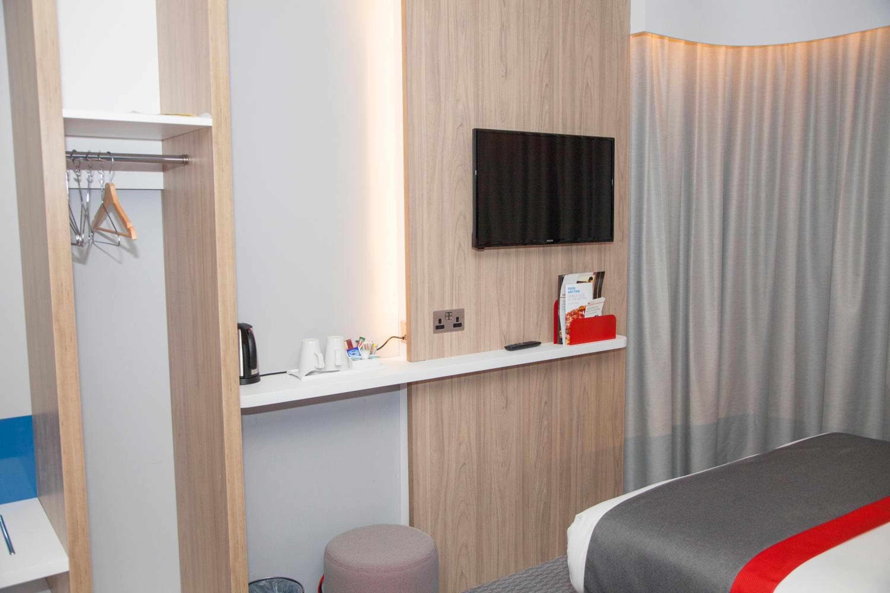 Holiday Inn Express Cardiff Bay by IHG