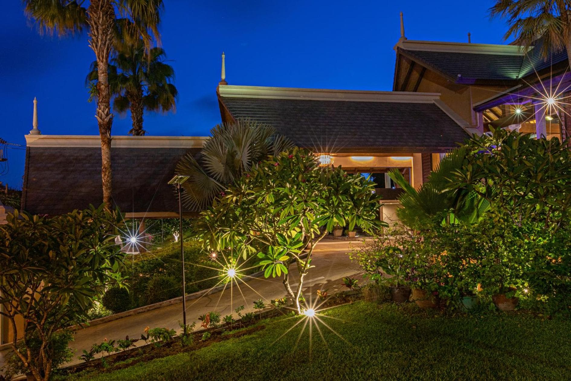 Rawai Palm Beach Resort - SHA Extra Plus