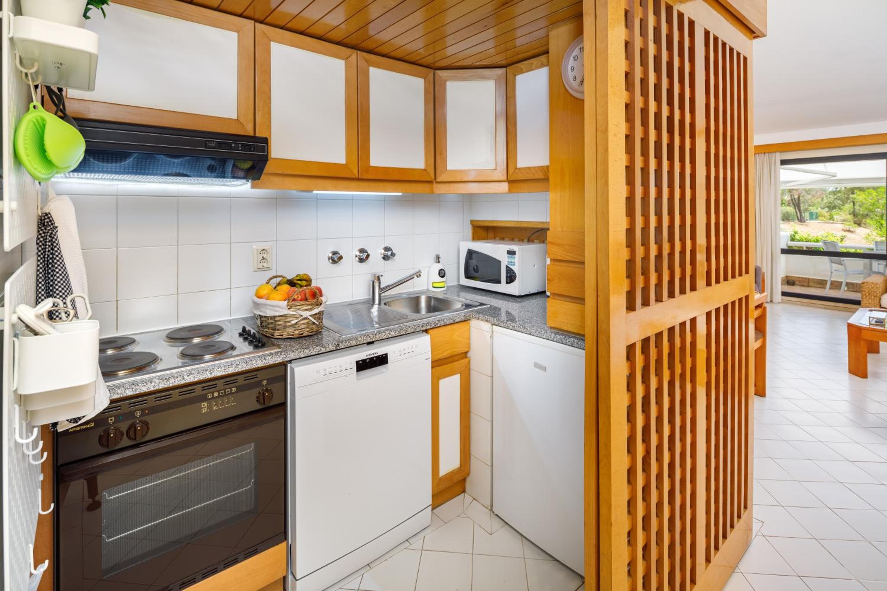 Stepup Apartment, Downtown Bucharest, City Center, Athenaeum Corner