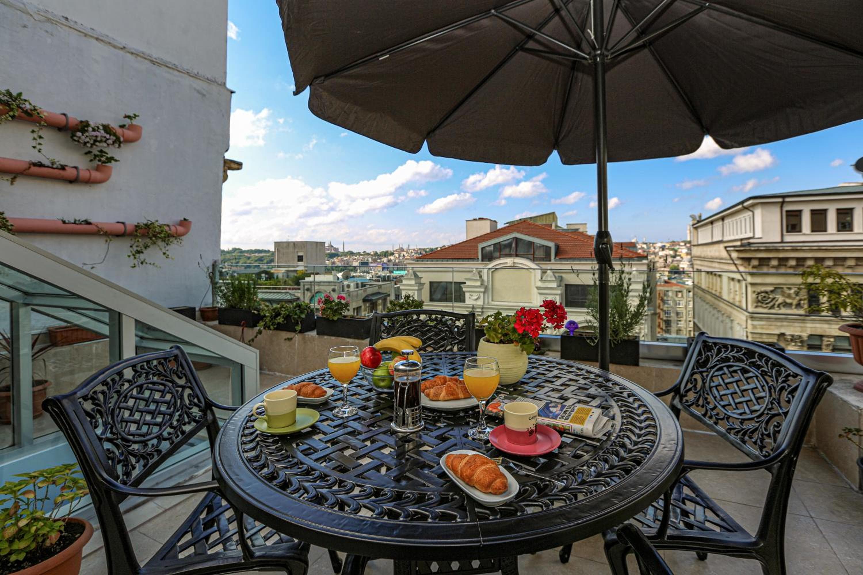 No 8 Galata