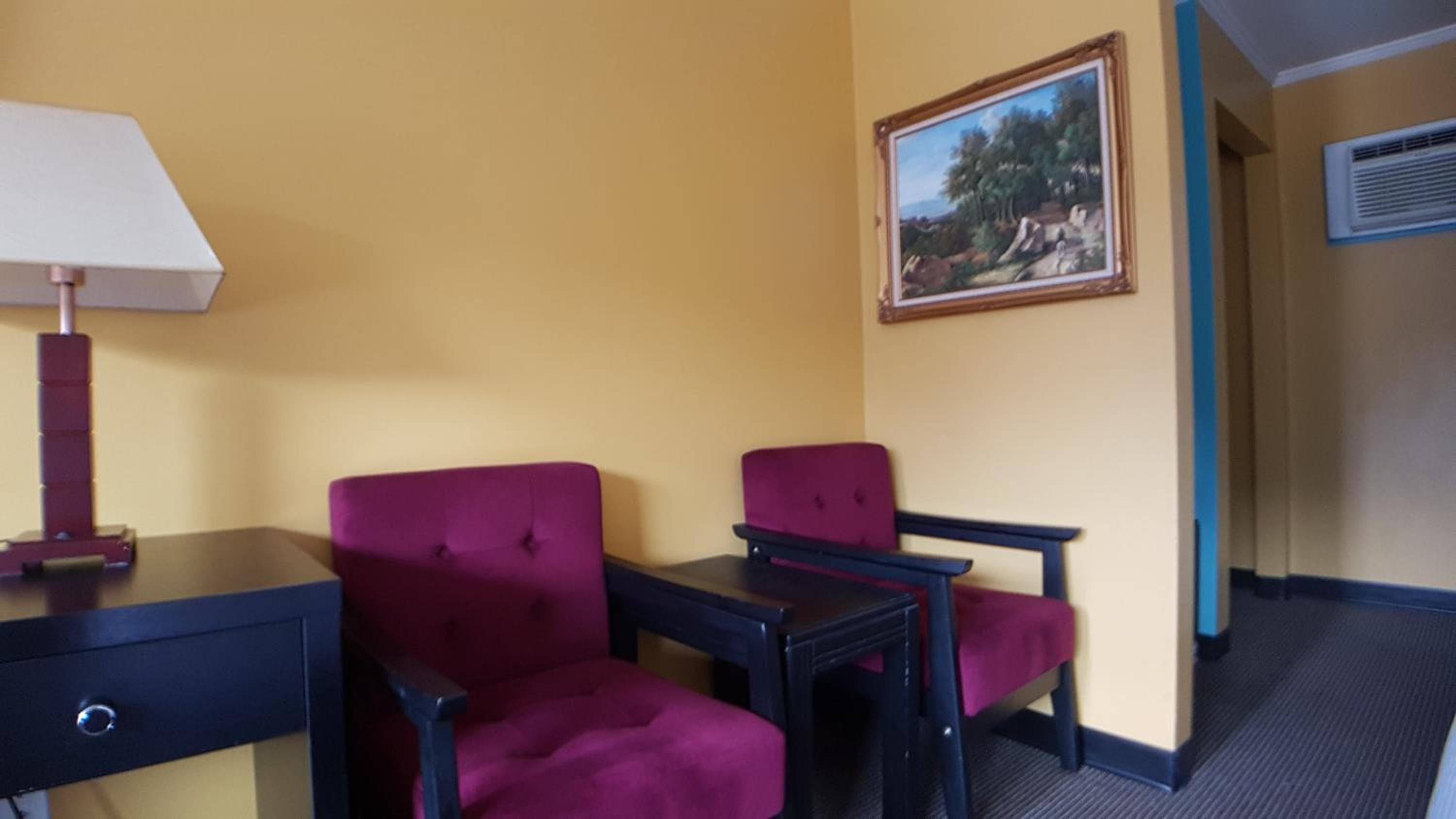 Alpine Inn & Suites