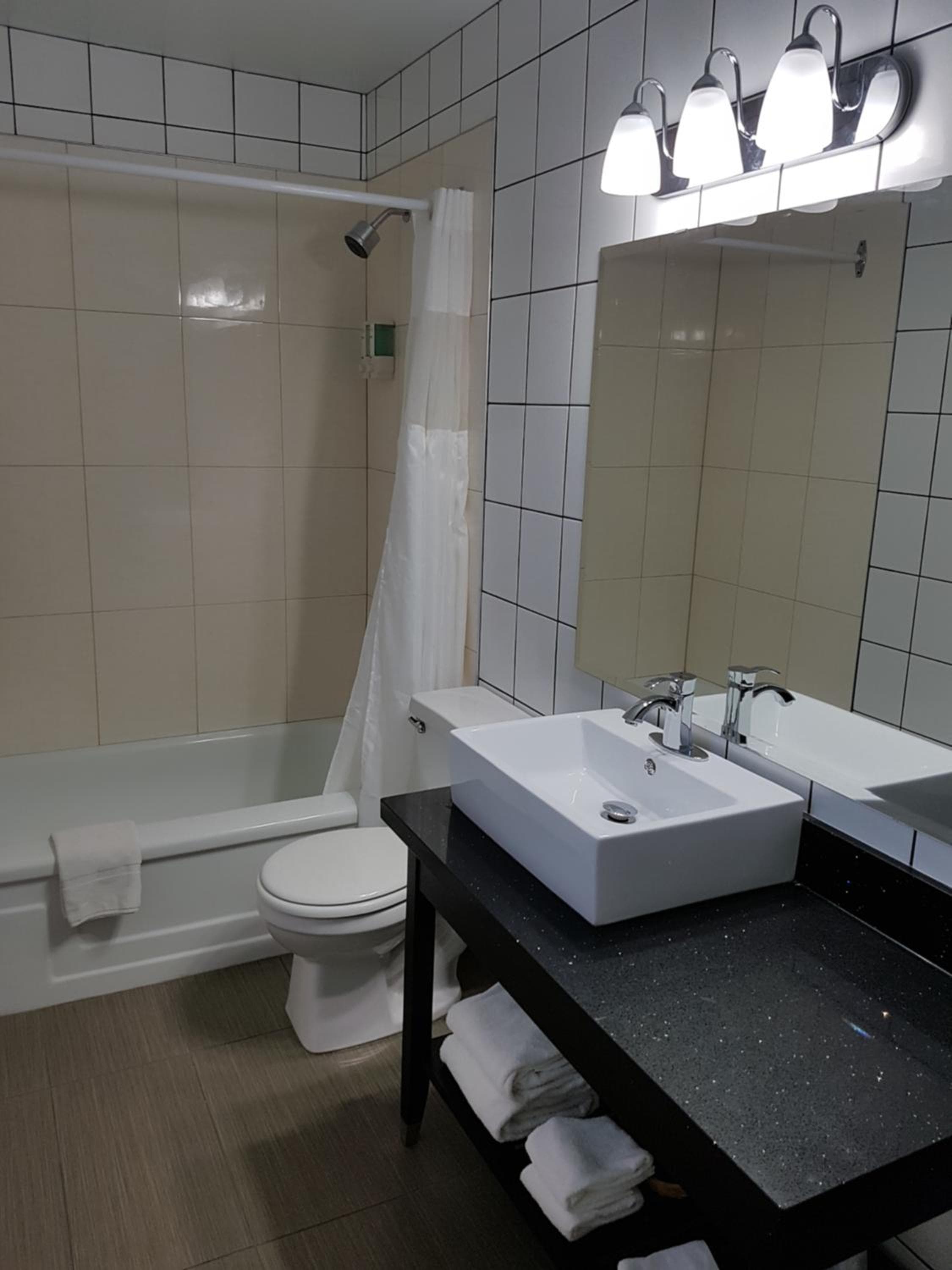 Alpine Inn & Suites