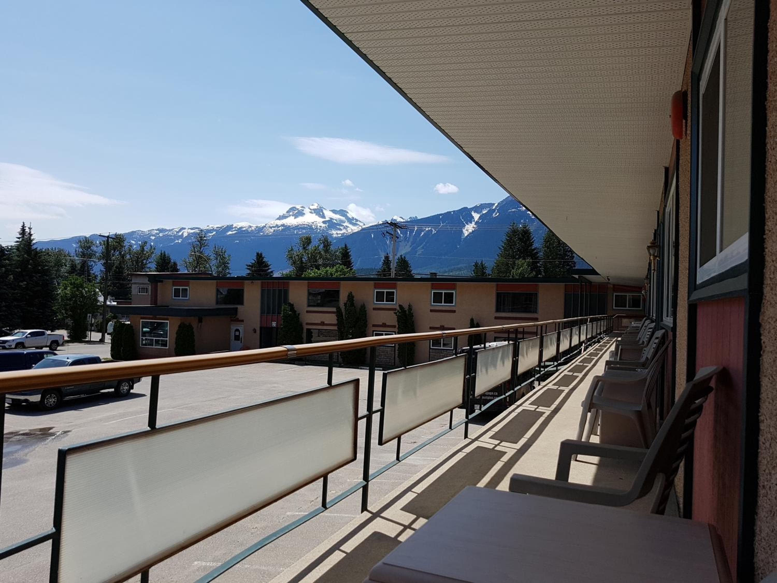Alpine Inn & Suites