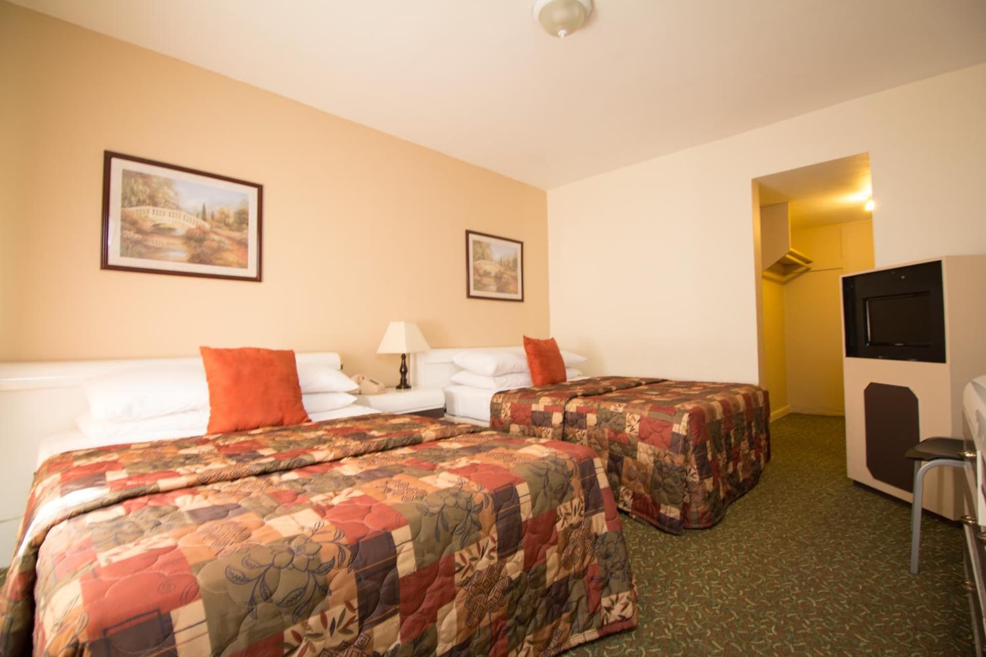 Parkway Inn