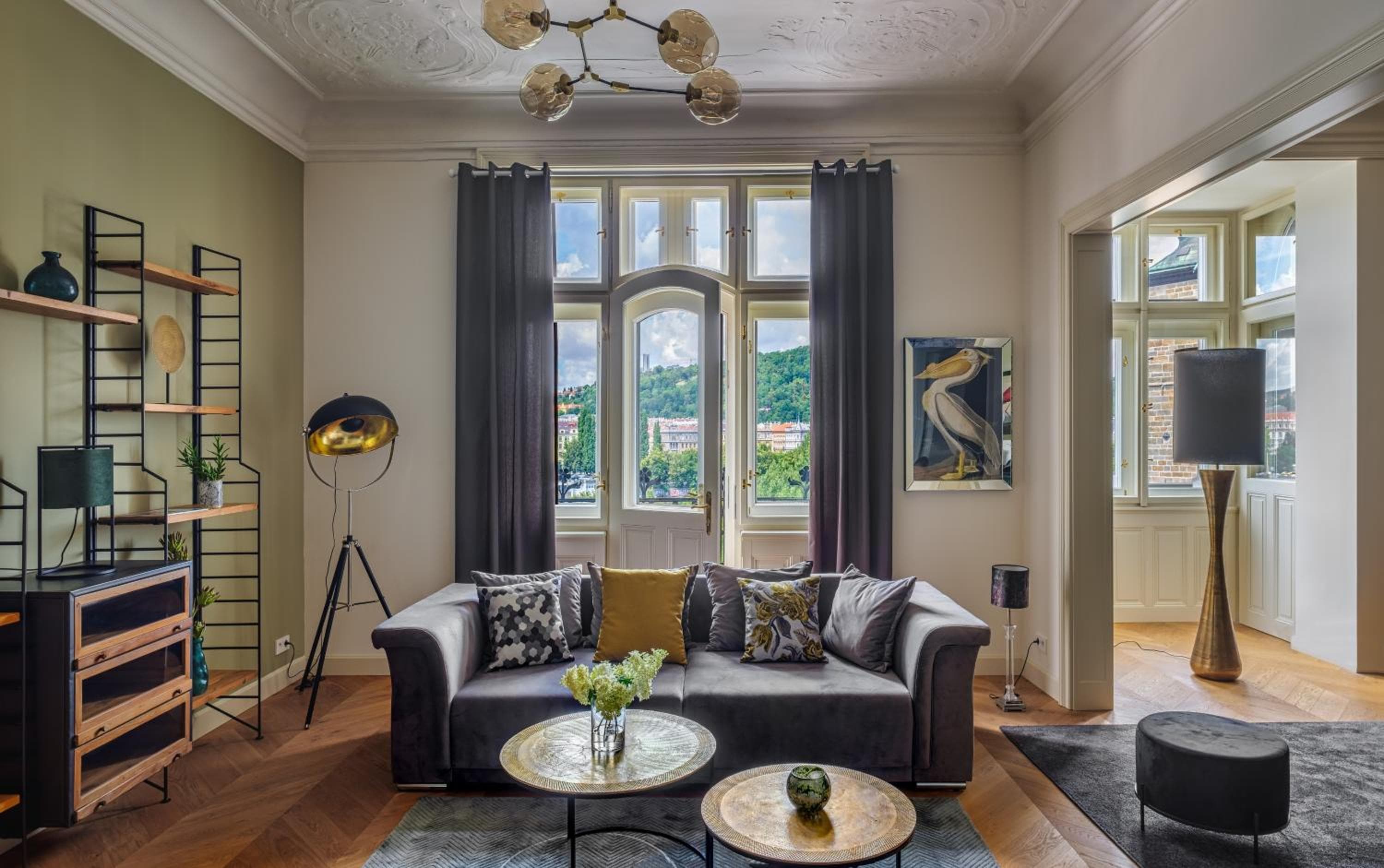 MN6 Luxury Suites by Adrez