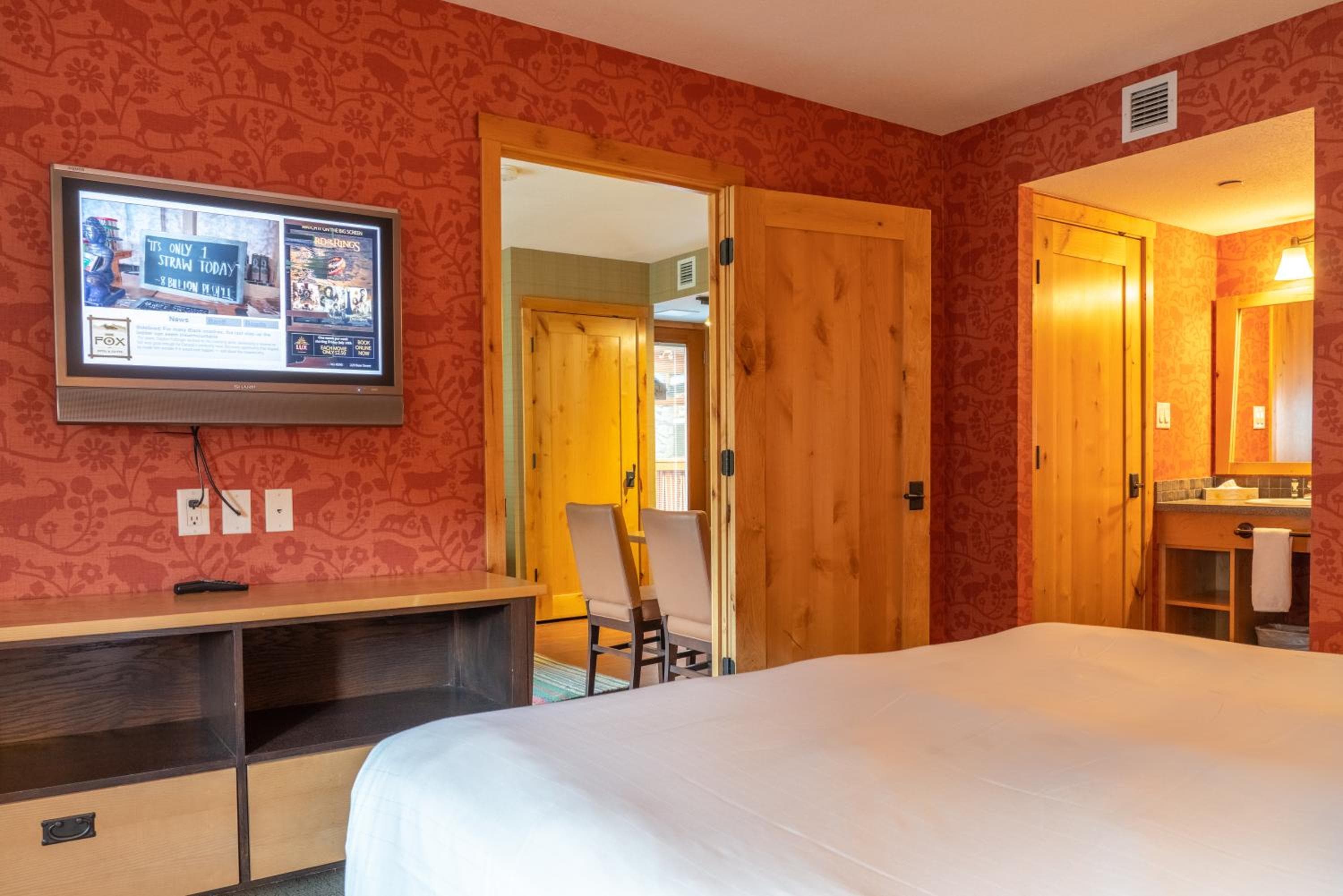 Fox Hotel and Suites
