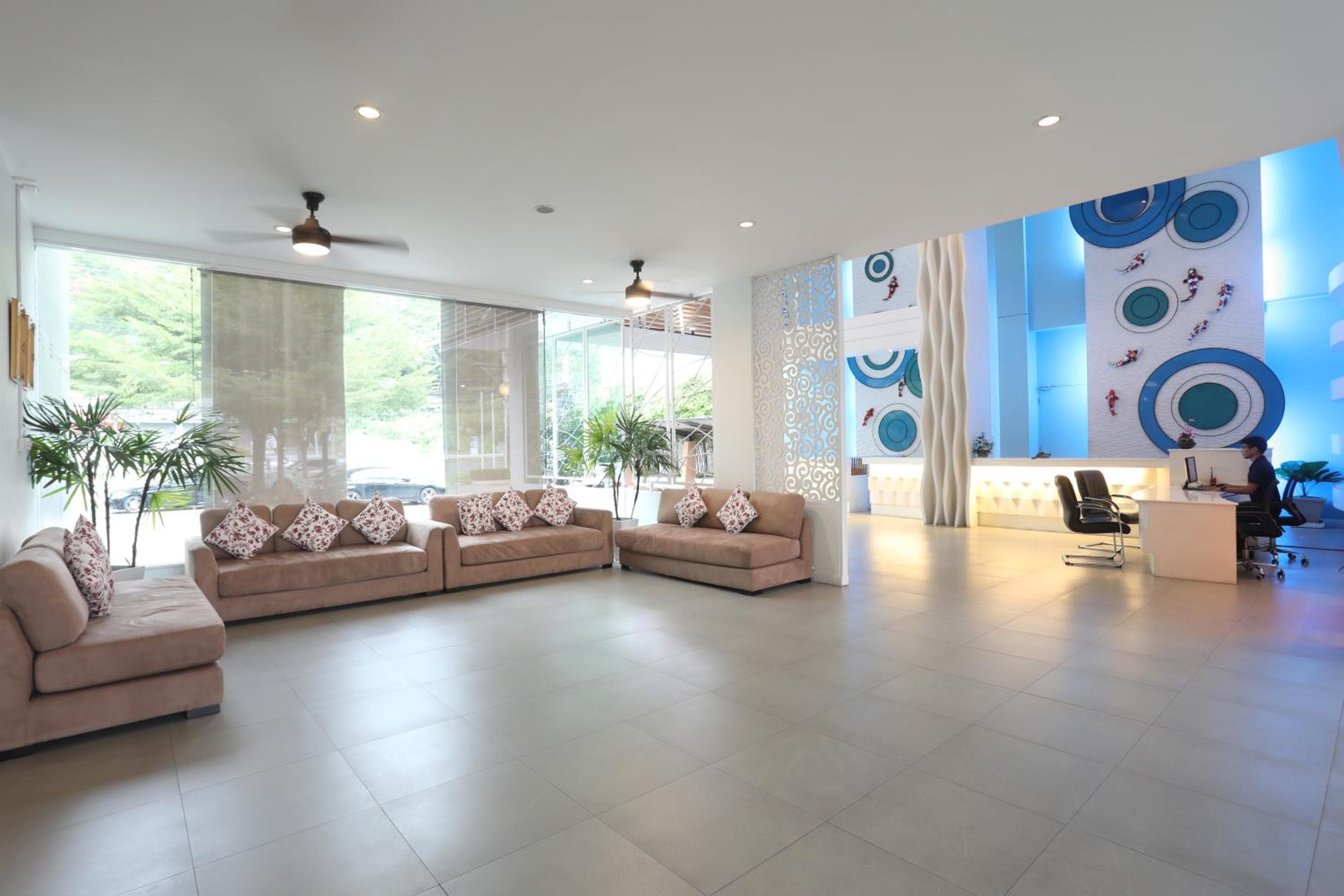 A2 Pool Resort, Phuket Town - scheduled shuttle to Phuket Old Town