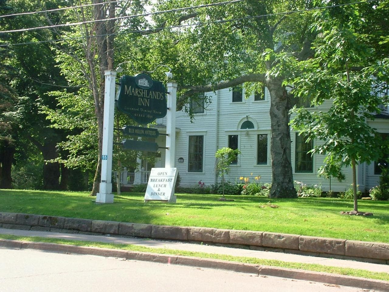 Marshlands Inn