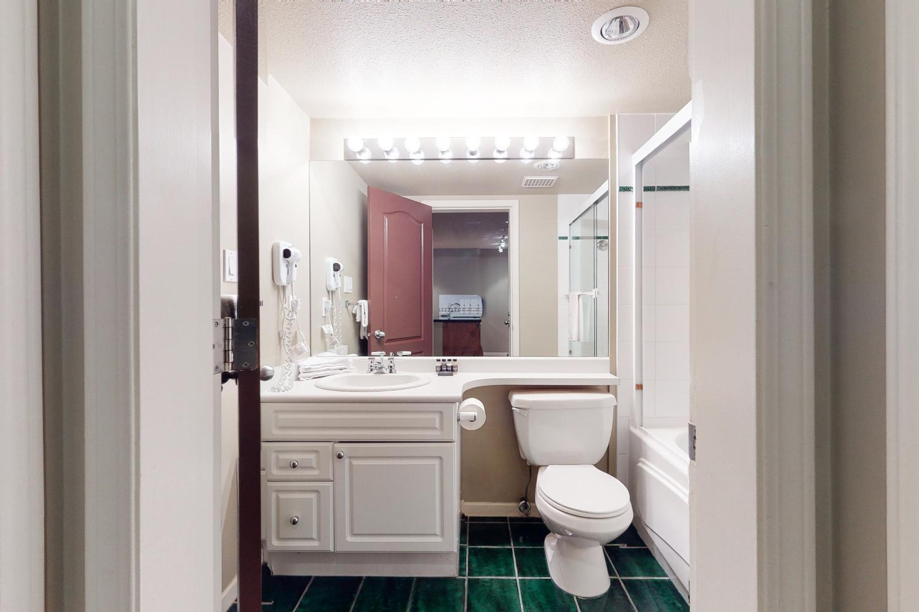 Town Plaza, Unit 256