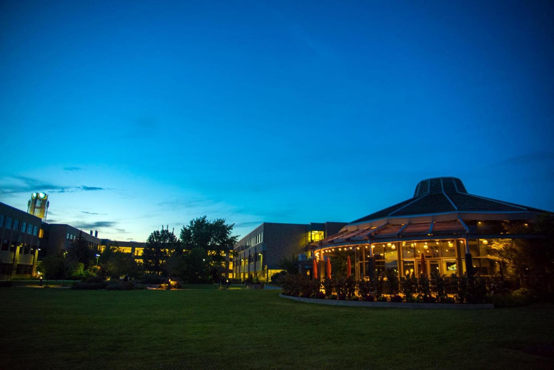 Residence & Conference Centre - Niagara-on-the-Lake