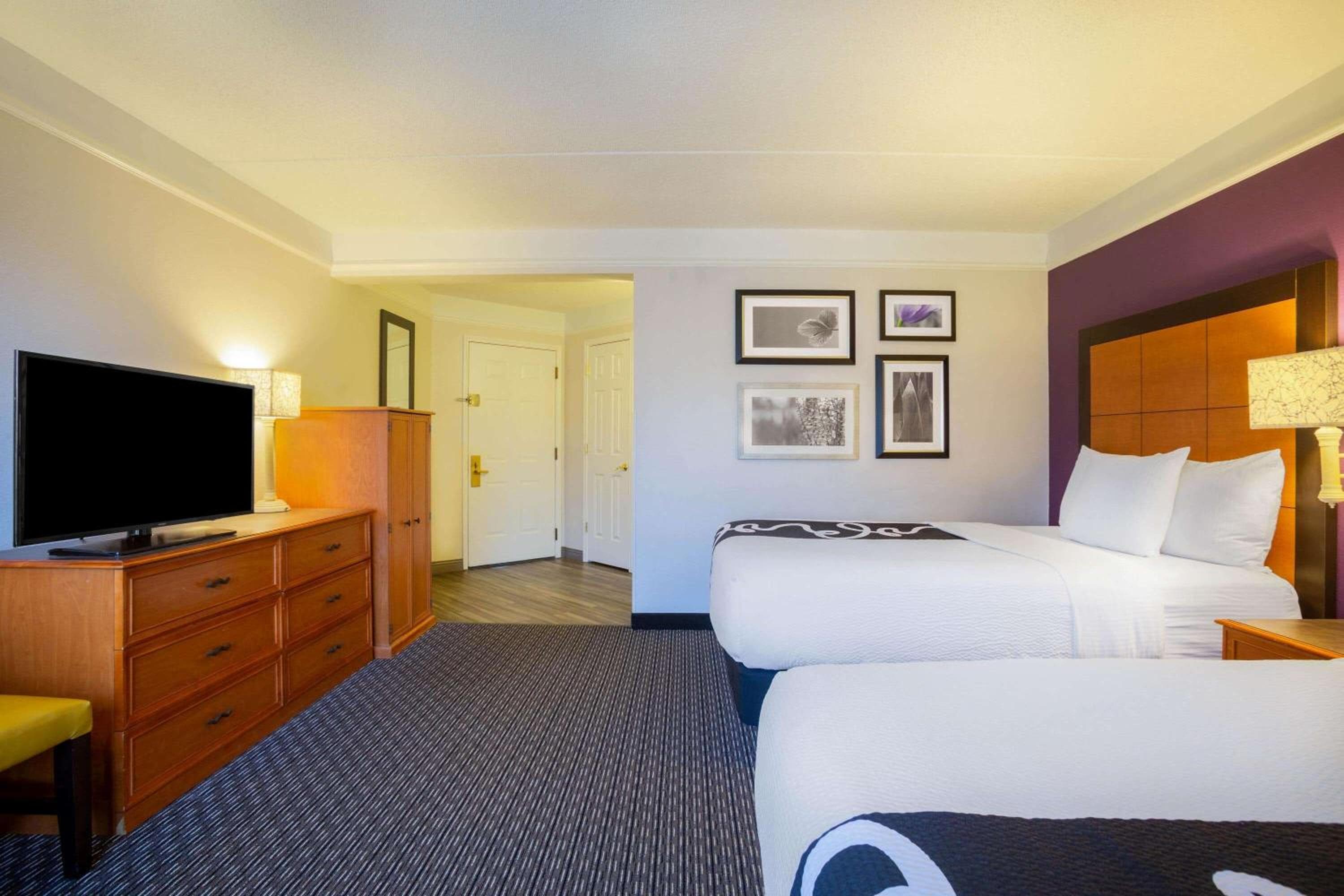 La Quinta by Wyndham St. Louis Westport