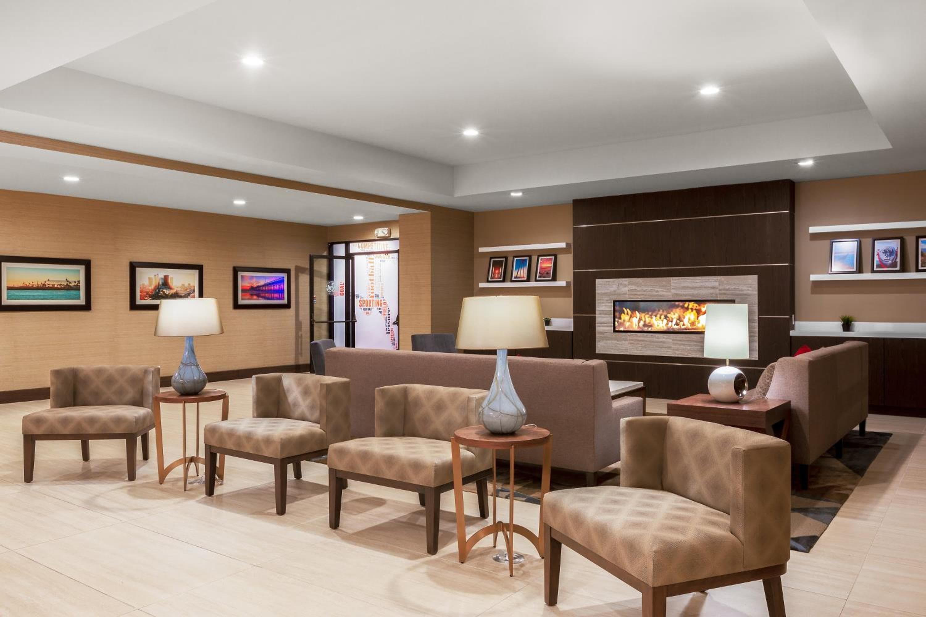 Holiday Inn La Mirada Buena Park by IHG