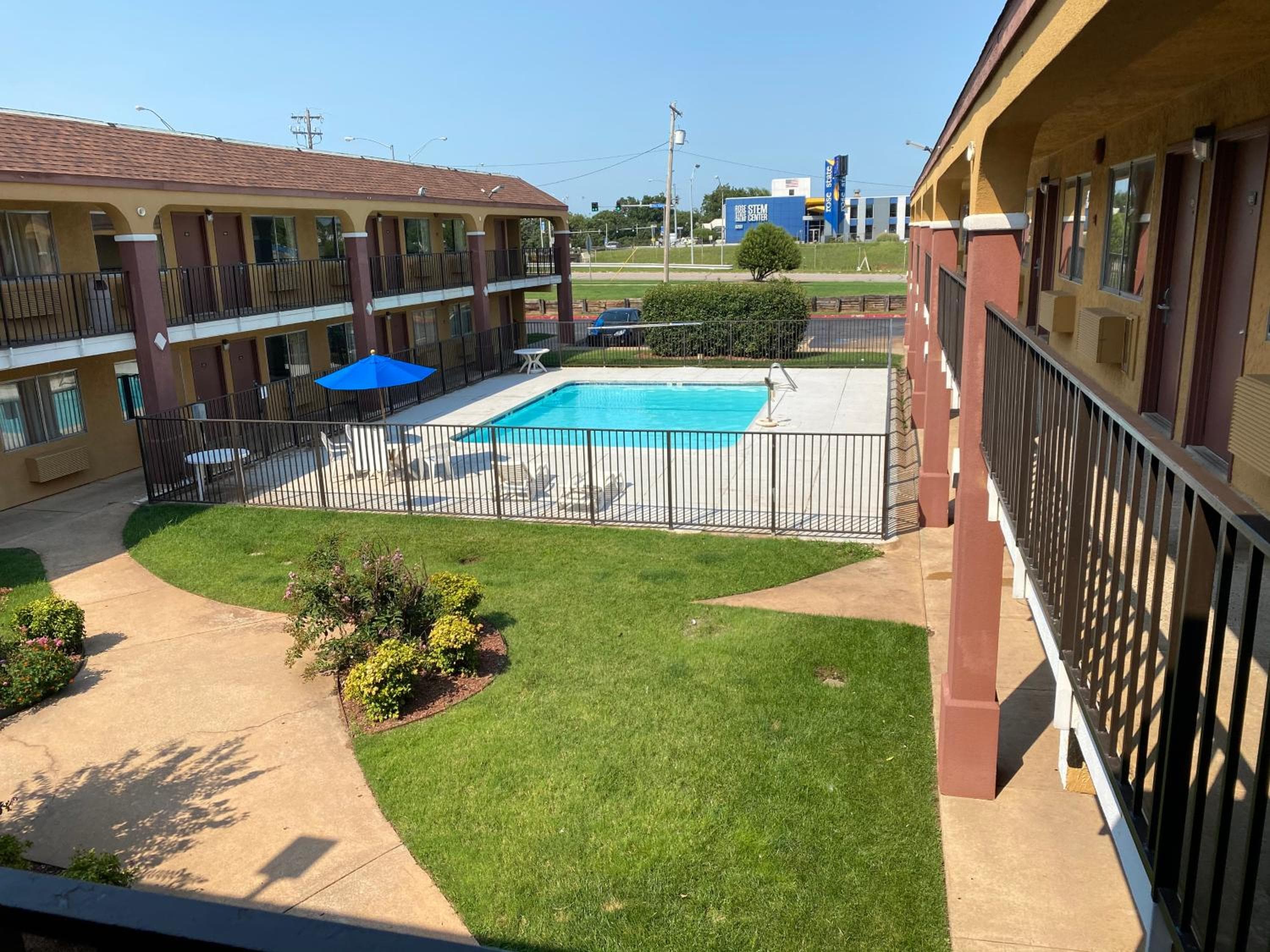 Super 8 by Wyndham Midwest City OK