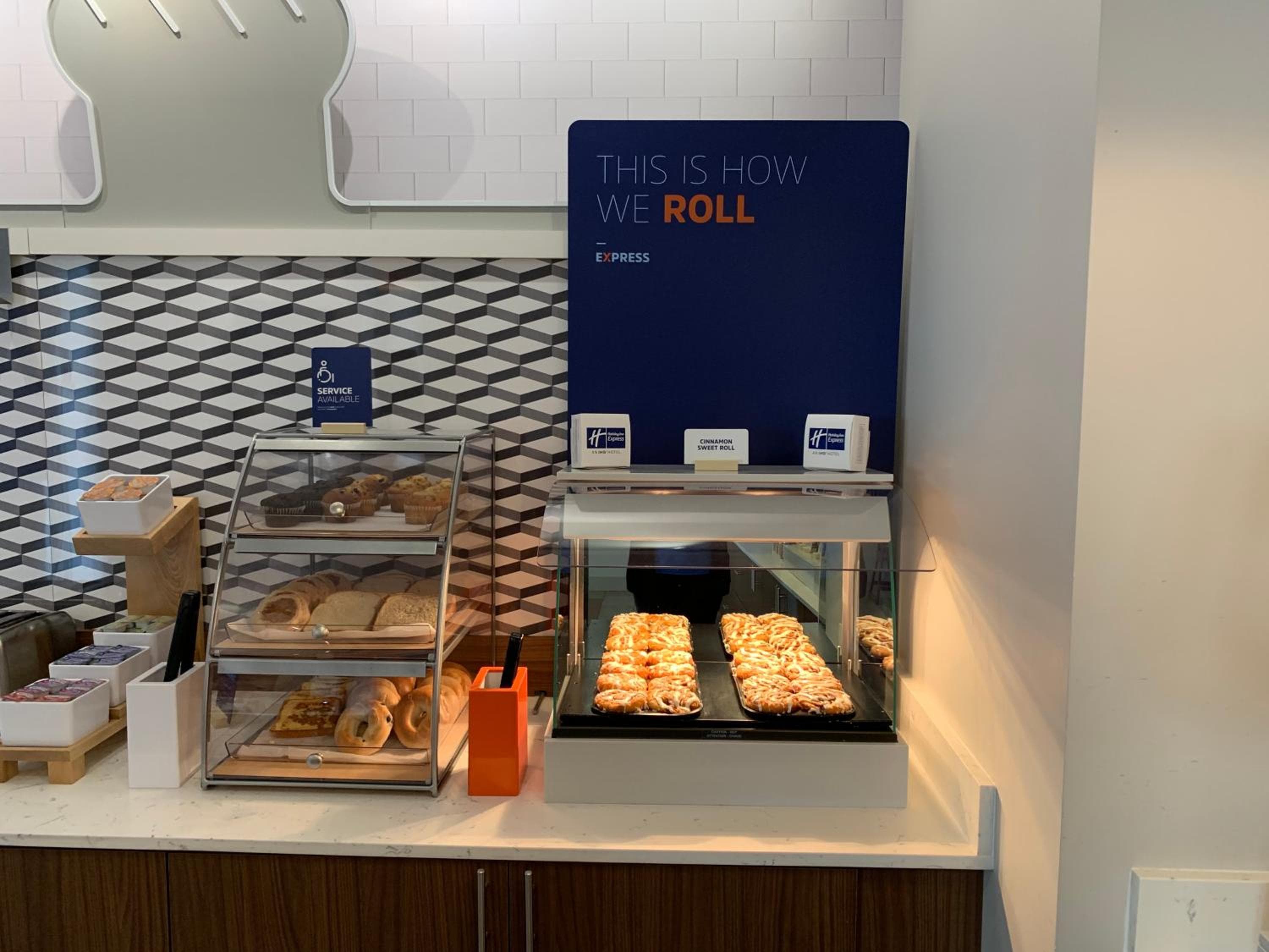 Holiday Inn Express & Suites Moore by IHG