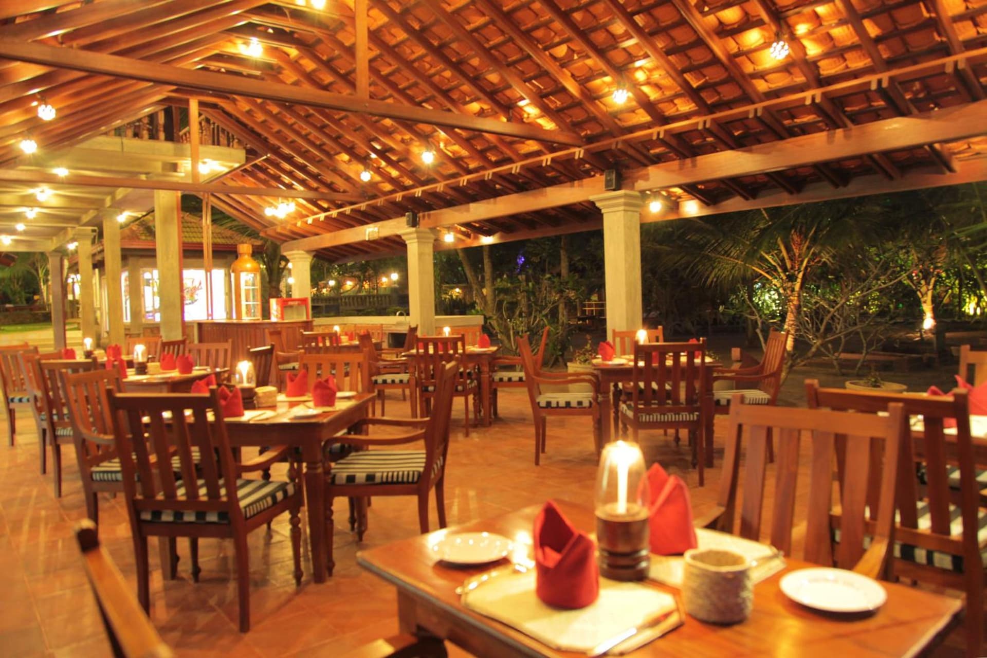 Wunderbar Beach Hotel